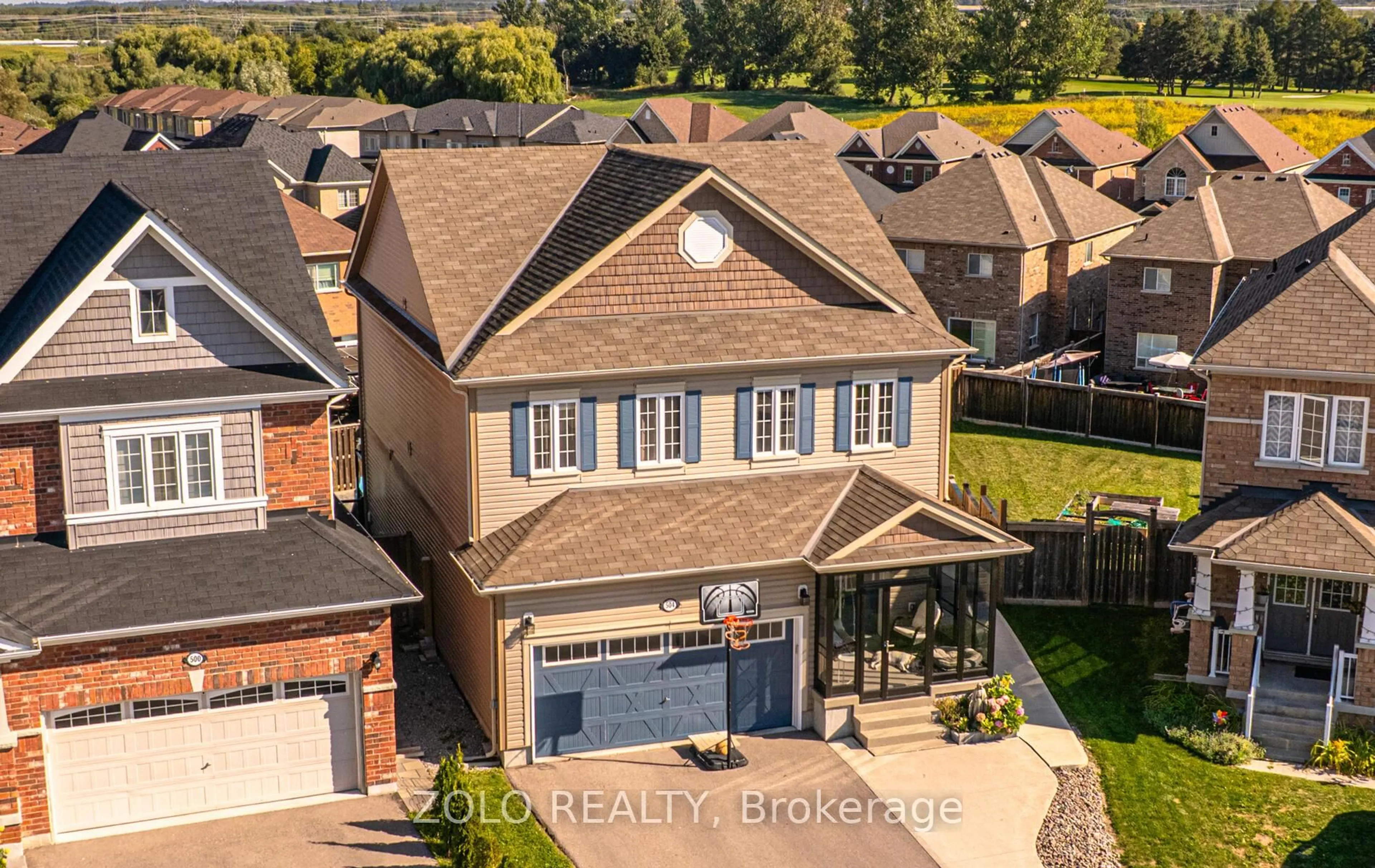 A pic from outside/outdoor area/front of a property/back of a property/a pic from drone, street for 504 Halo St, Oshawa Ontario L1H 7K4