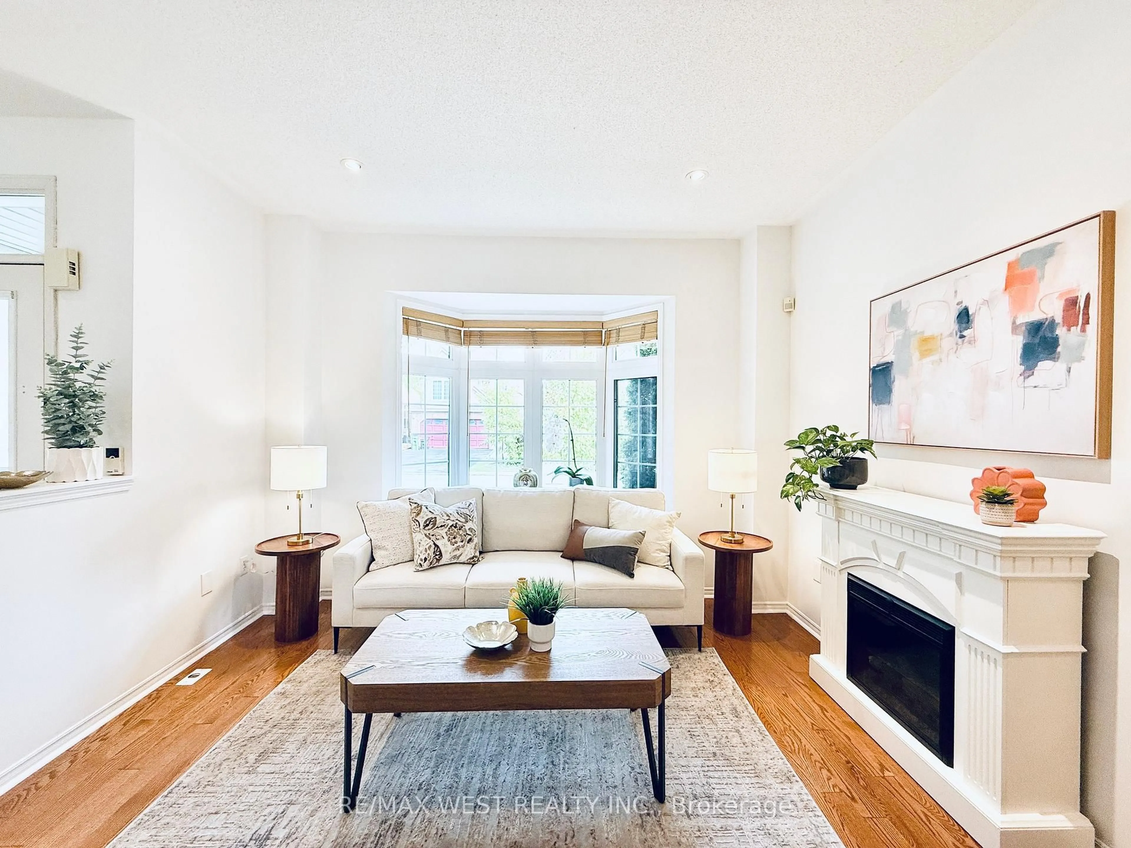 Living room with furniture, wood/laminate floor for 22 Sierra Dr, Toronto Ontario M1P 5C2