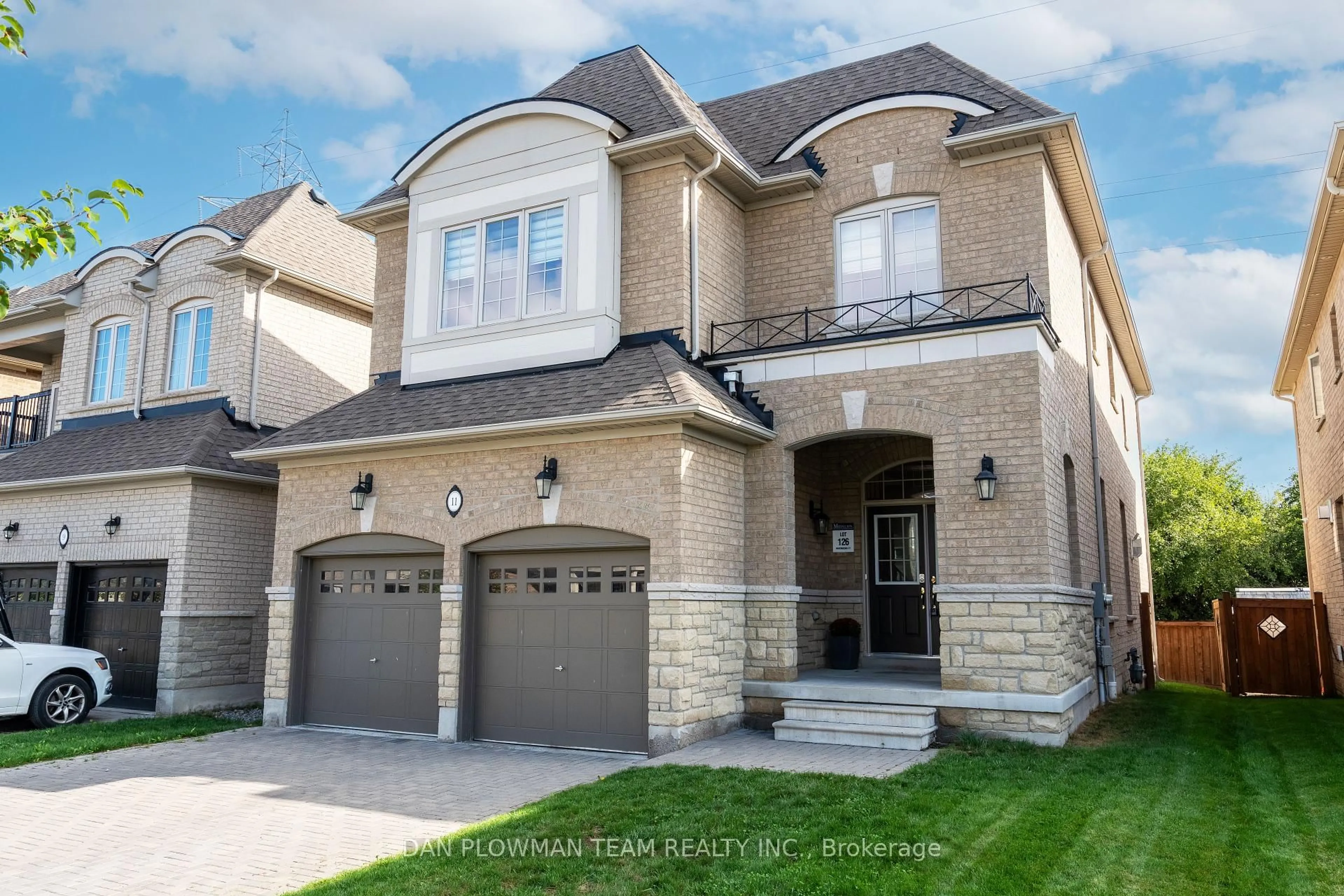 Home with brick exterior material, street for 11 Ravensedge Crt, Whitby Ontario L1R 0P3