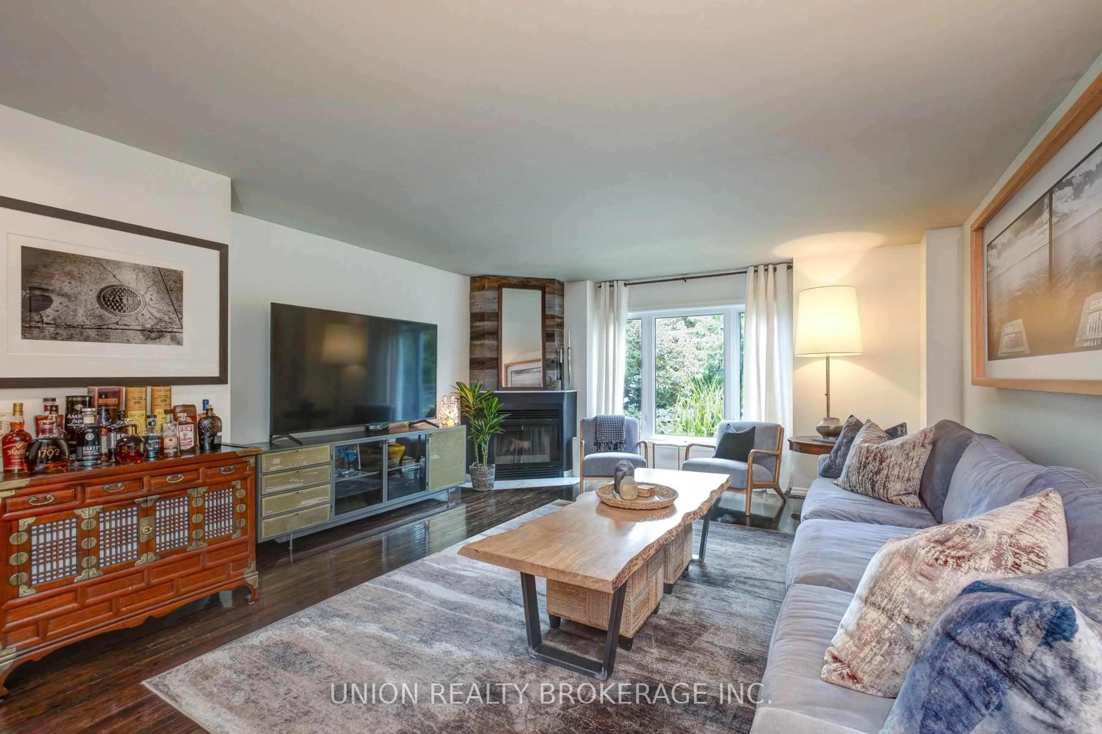 Living room with furniture, unknown for 46 Hunter St, Toronto Ontario M4J 1C2
