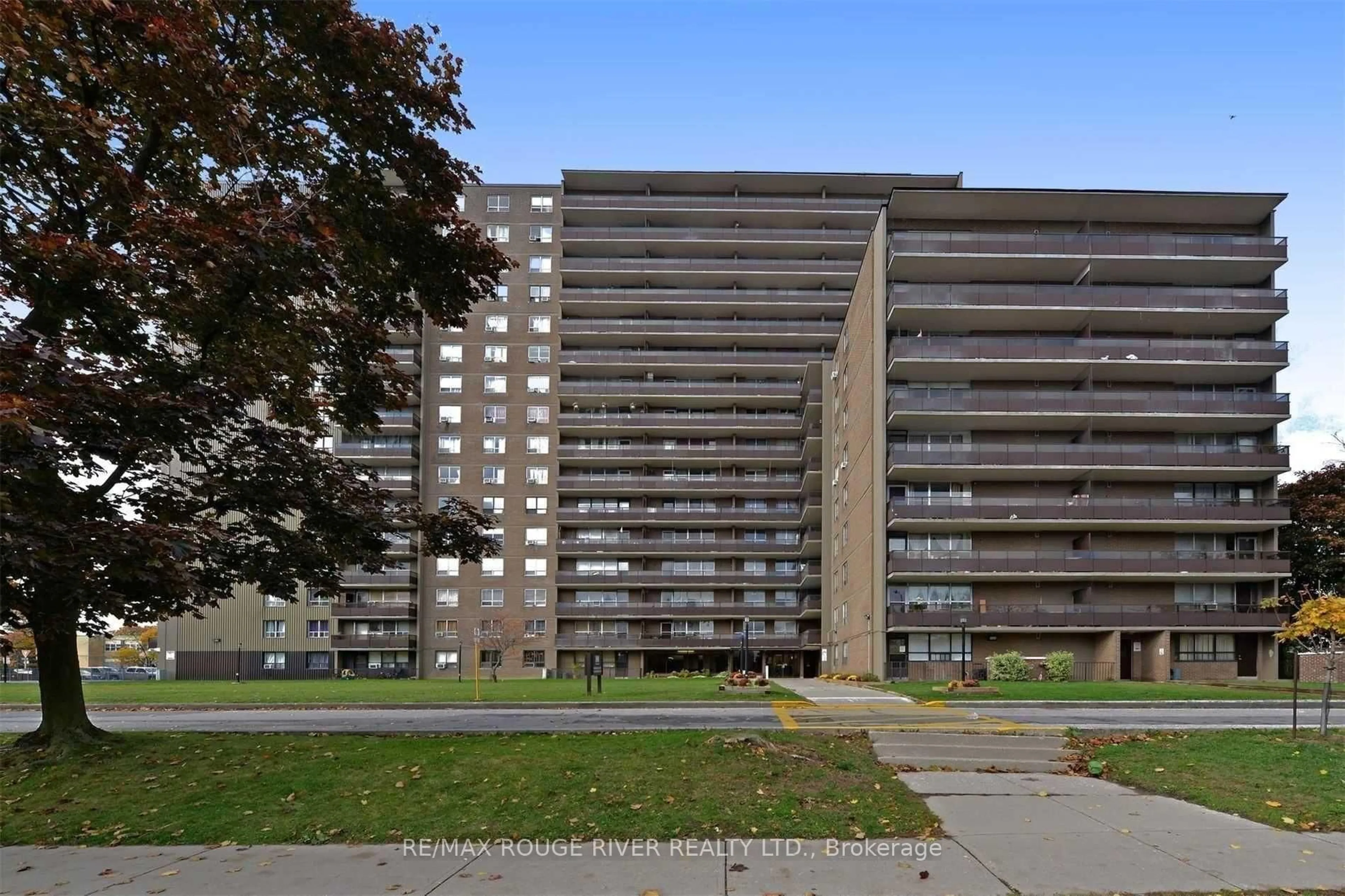 Patio, unknown for 180 Markham Rd #303, Toronto Ontario M1M 2Z9