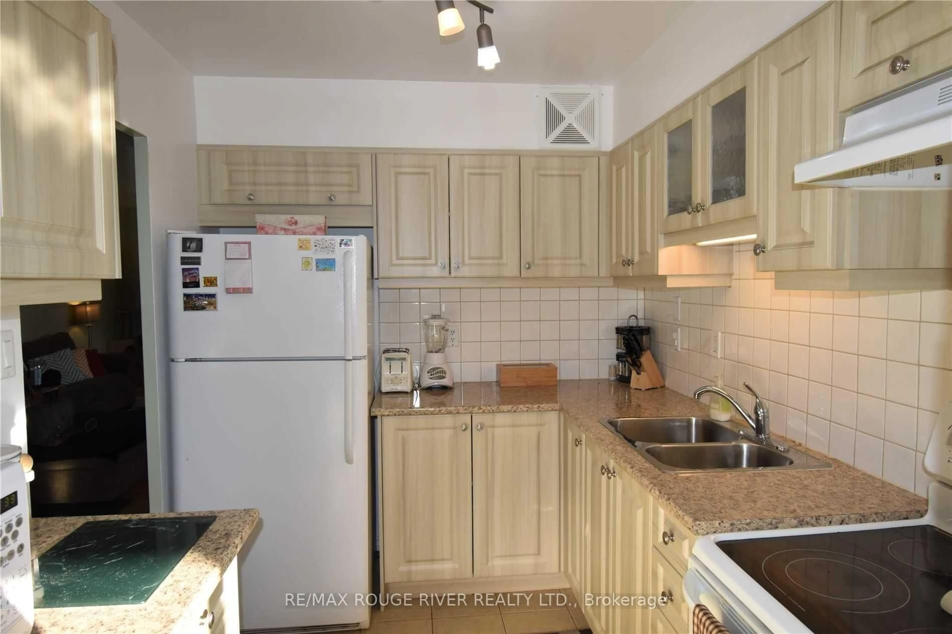 Standard kitchen, unknown for 180 Markham Rd #303, Toronto Ontario M1M 2Z9