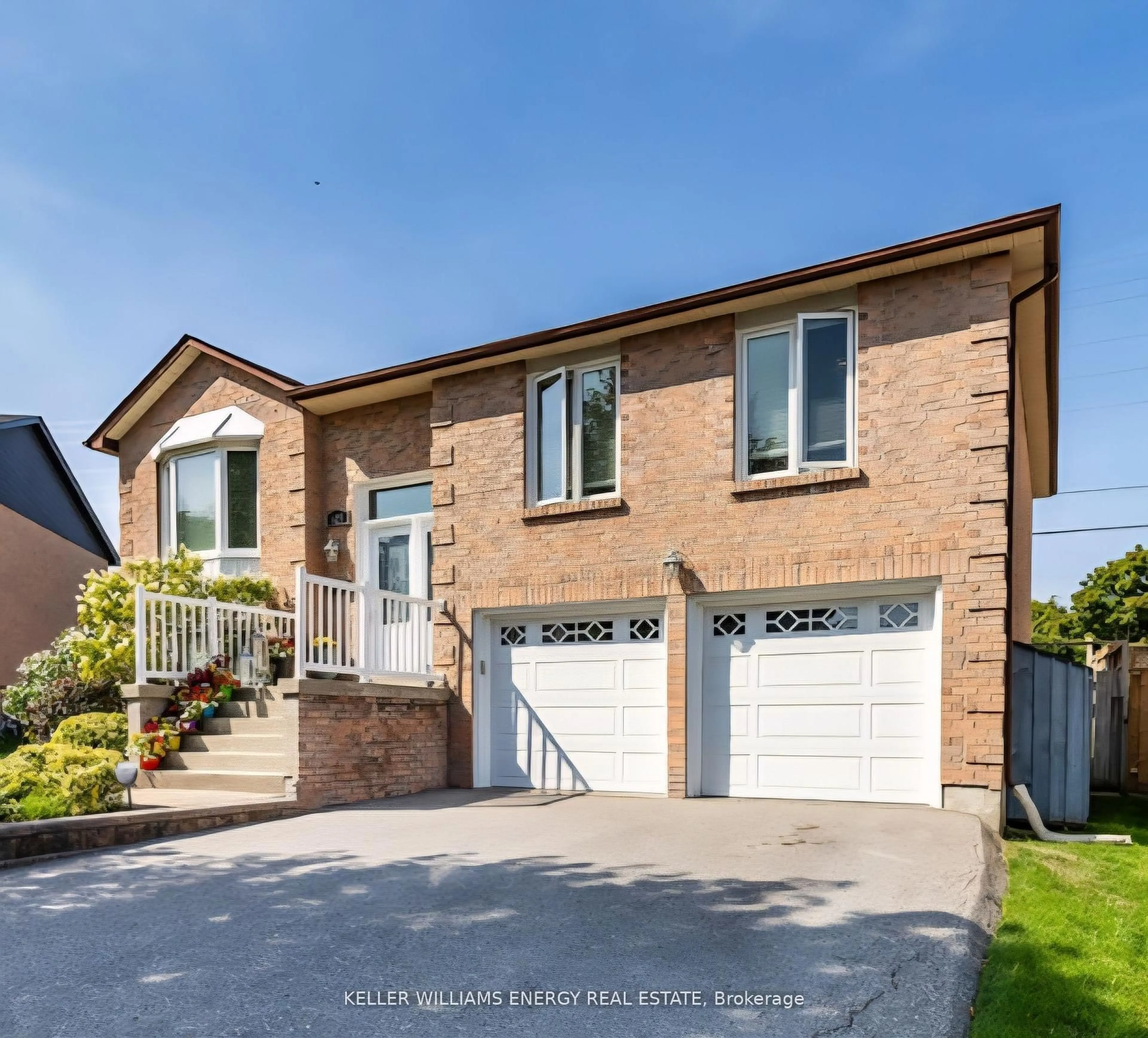 Home with brick exterior material, street for 623 Dunrobin Crt, Oshawa Ontario L1J 7P2