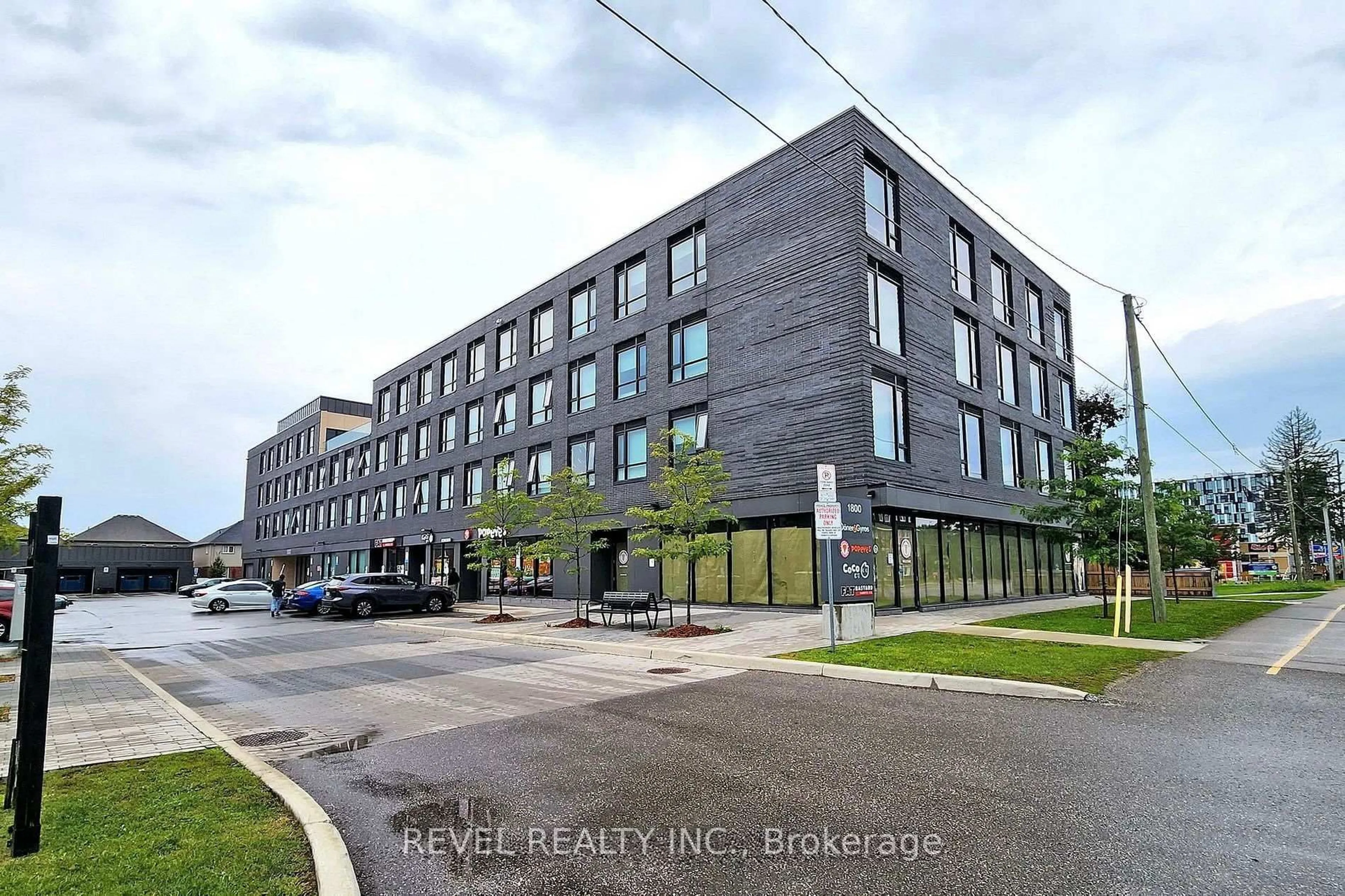 Unknown for 1800 Simcoe St #204, Oshawa Ontario L1G 0C2