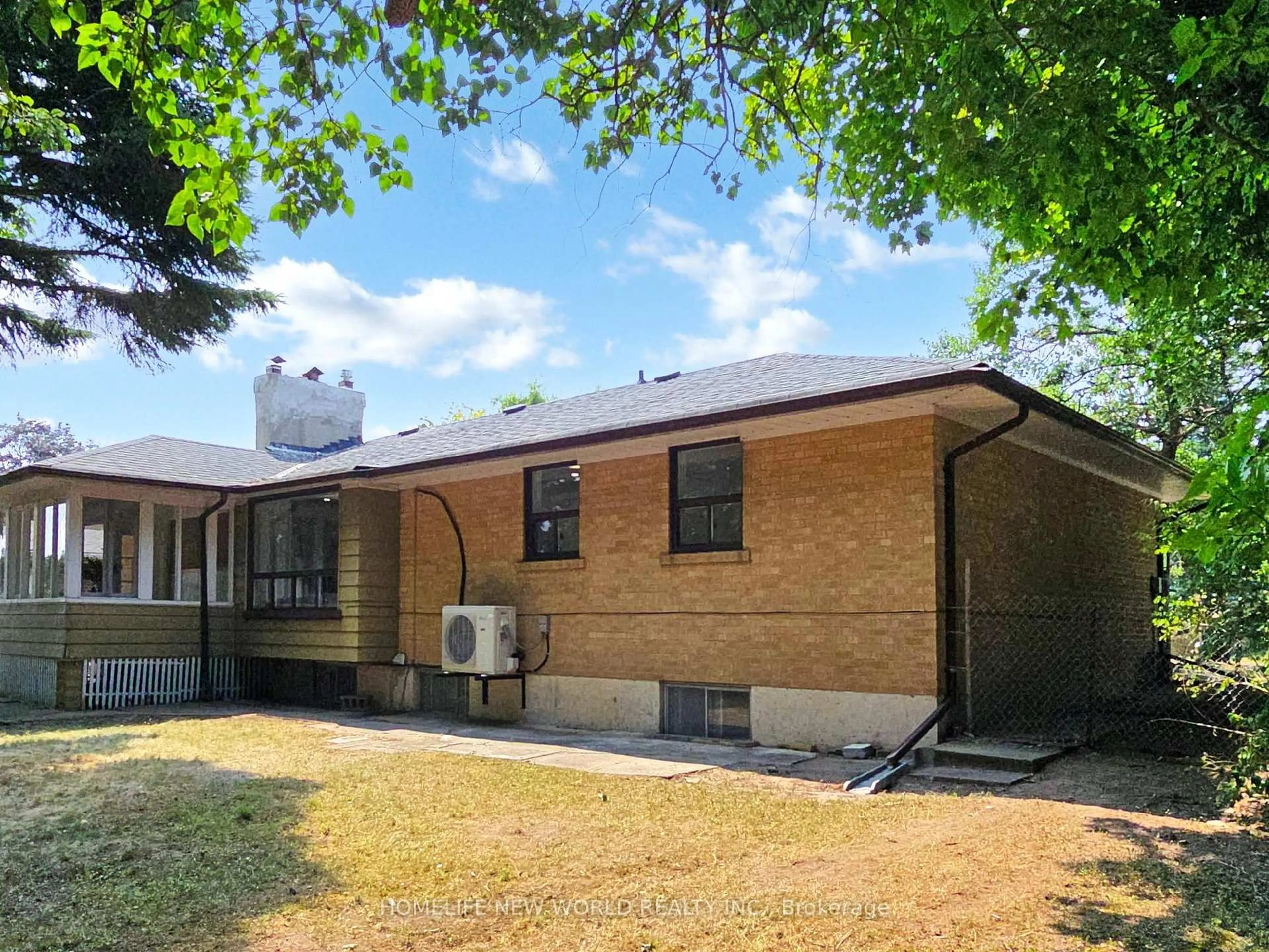 A pic from outside/outdoor area/front of a property/back of a property/a pic from drone, building for 65 Donalda Cres, Toronto Ontario M1S 1N8