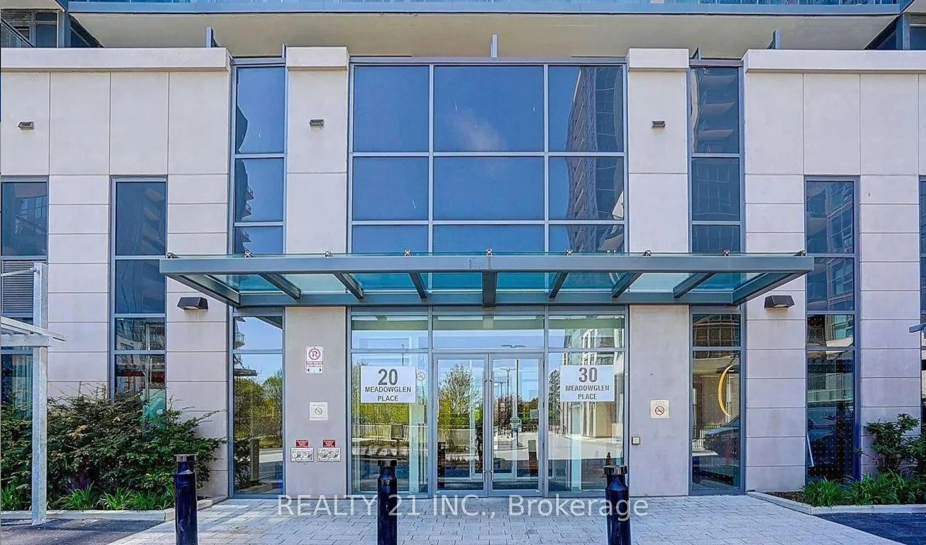 Indoor foyer for 30 Meadowglen Pl #519, Toronto Ontario M1G 0A6