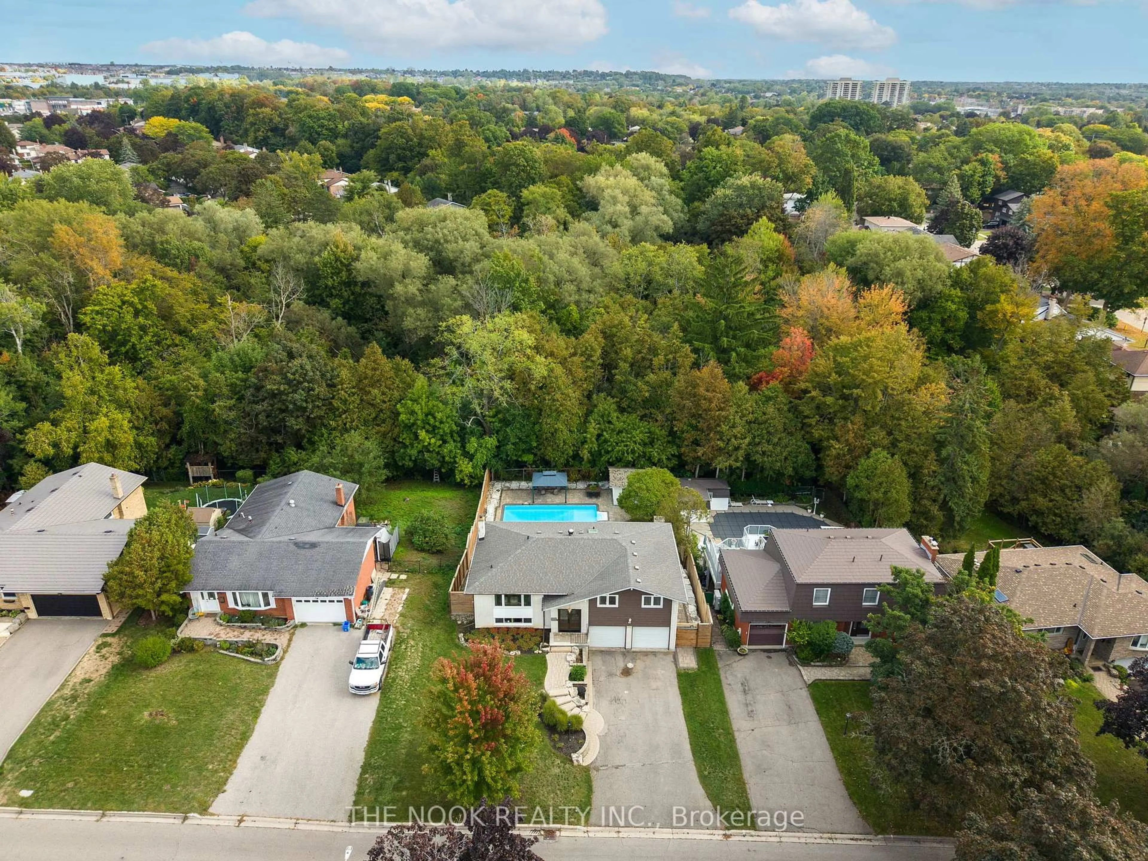 A pic from outside/outdoor area/front of a property/back of a property/a pic from drone, unknown for 80 Marica Ave, Oshawa Ontario L1G 3G8