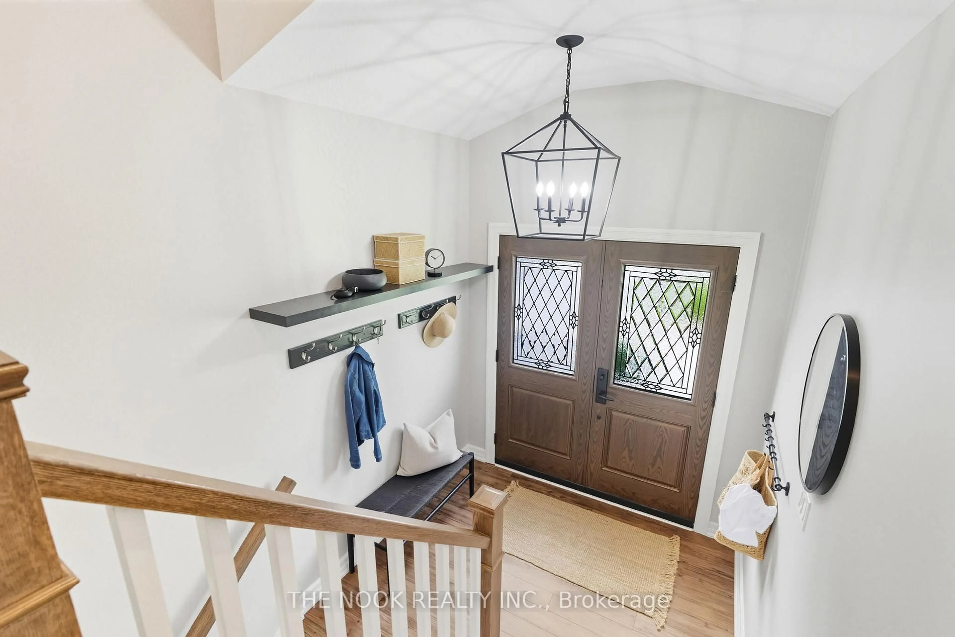 Indoor entryway for 80 Marica Ave, Oshawa Ontario L1G 3G8