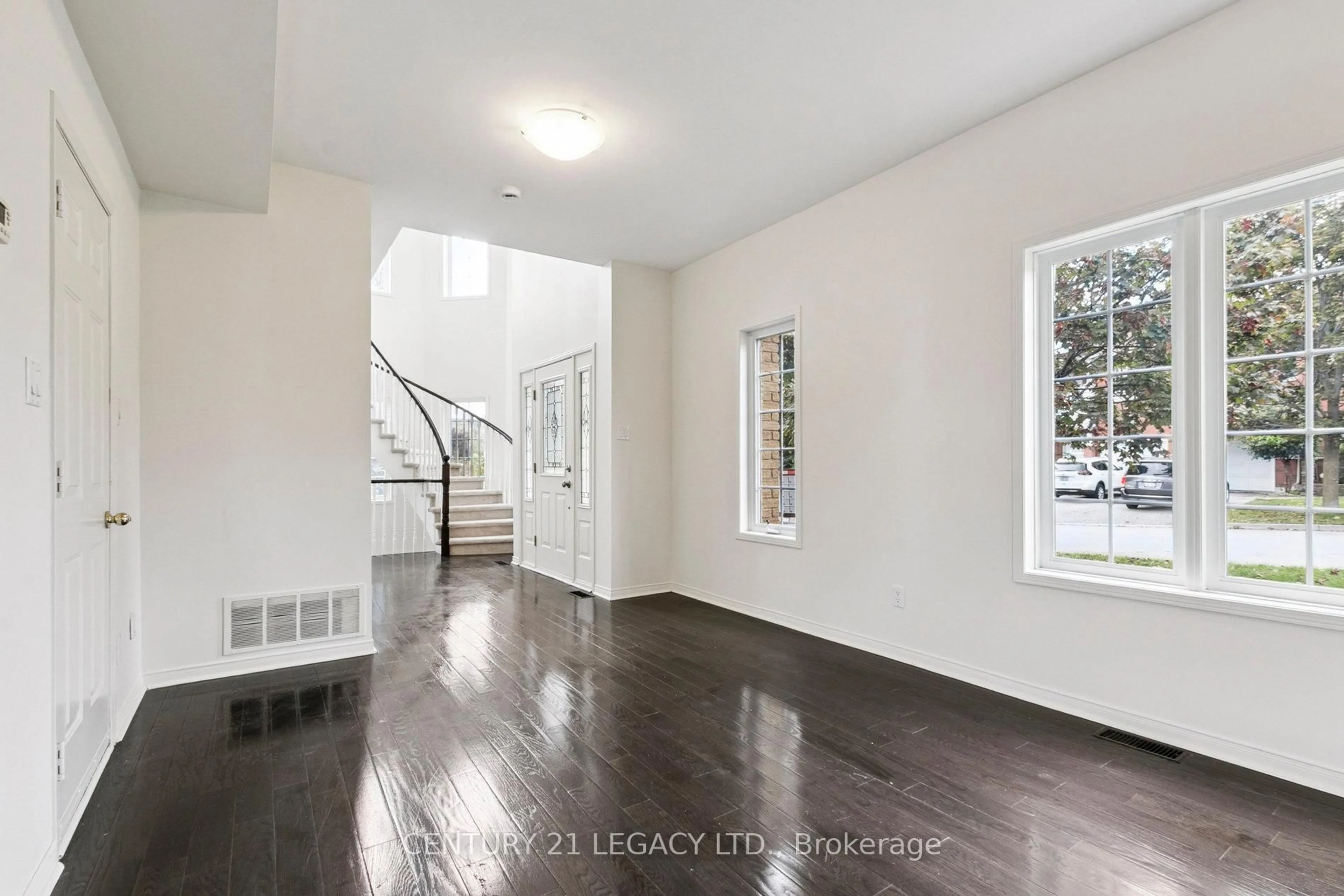Indoor entryway for 1 Brimforest Gate, Toronto Ontario M1C 5B8
