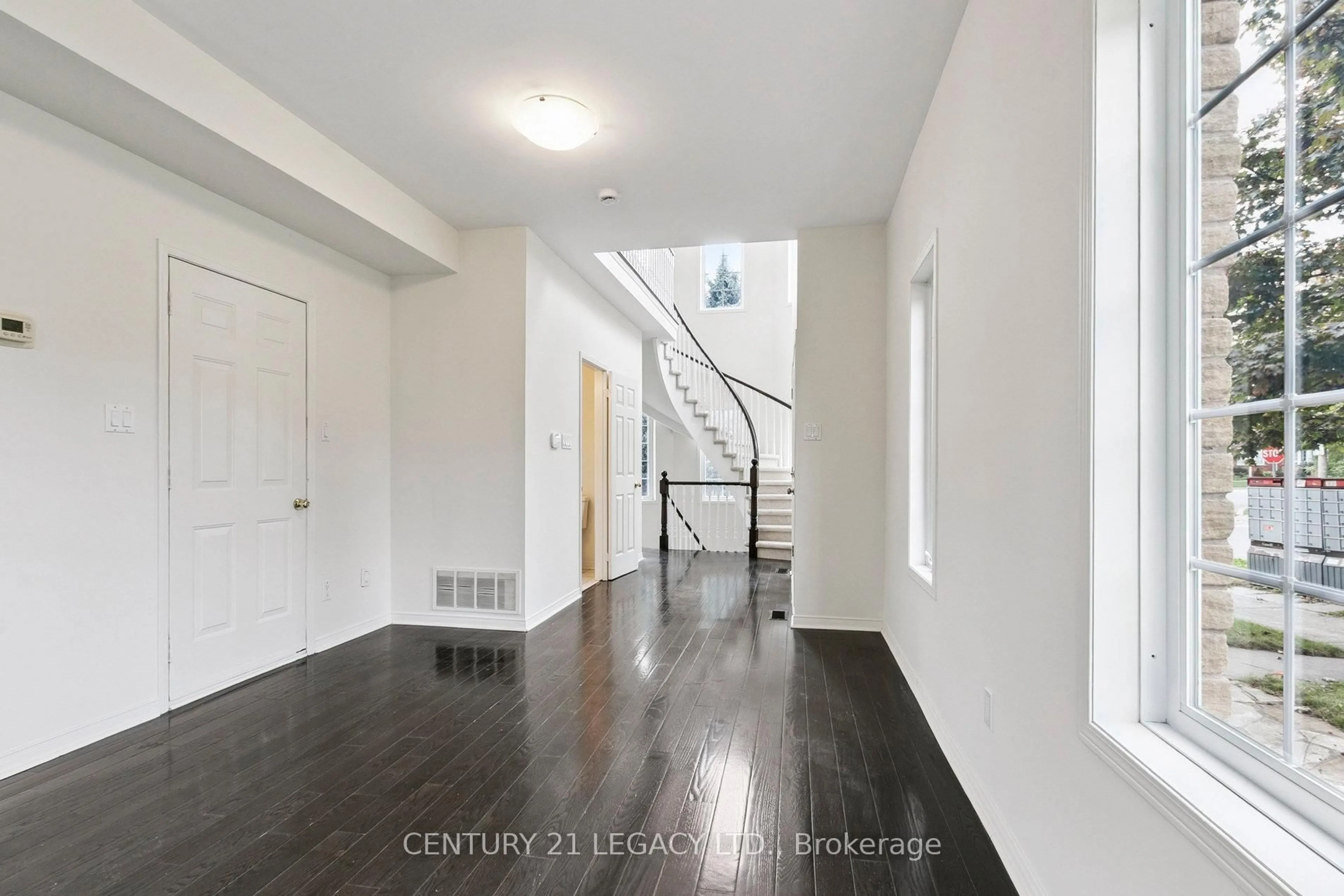 Indoor entryway for 1 Brimforest Gate, Toronto Ontario M1C 5B8
