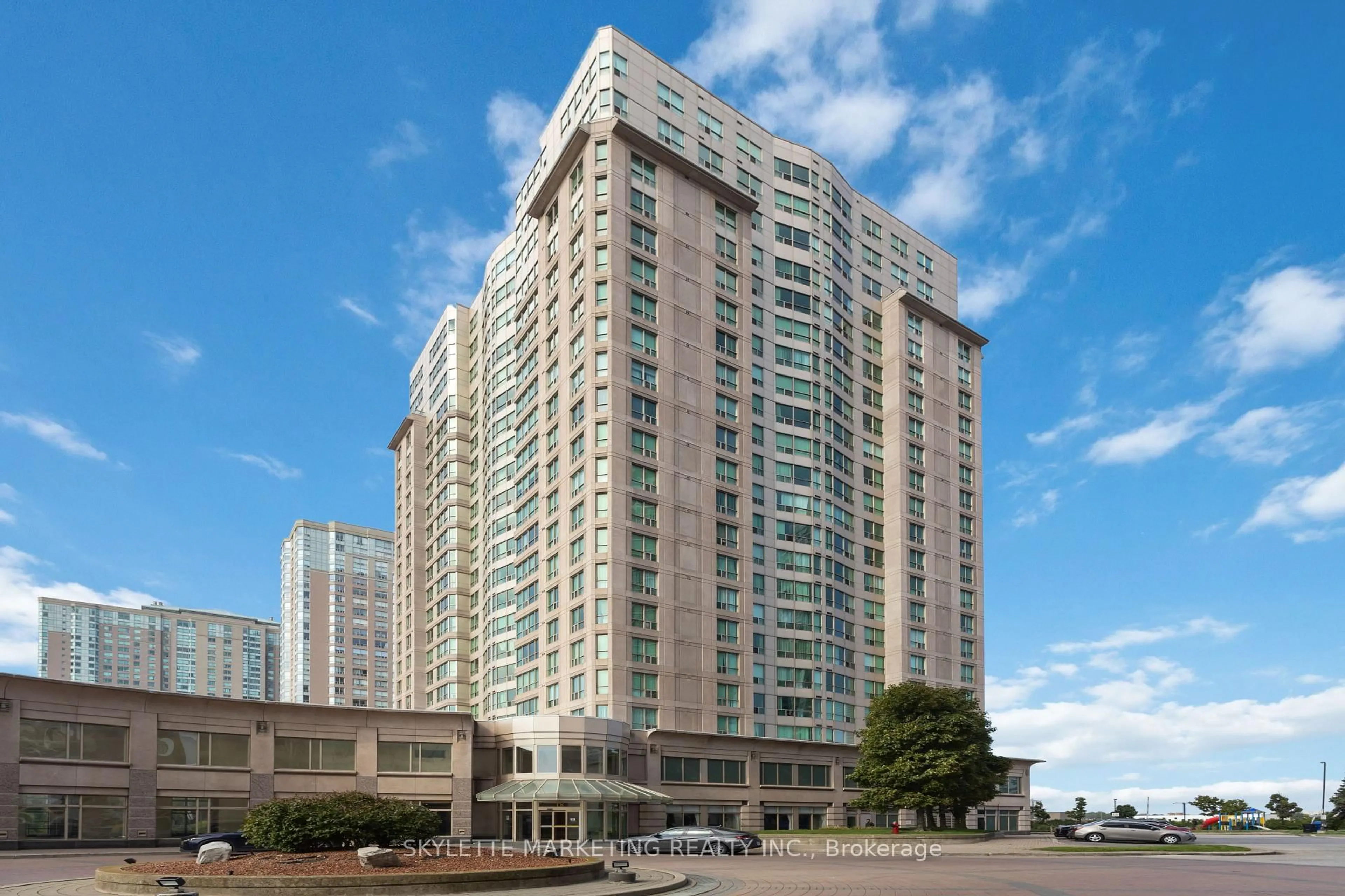 Indoor foyer for 18 Lee Centre Dr #PH205, Toronto Ontario M1H 3H5