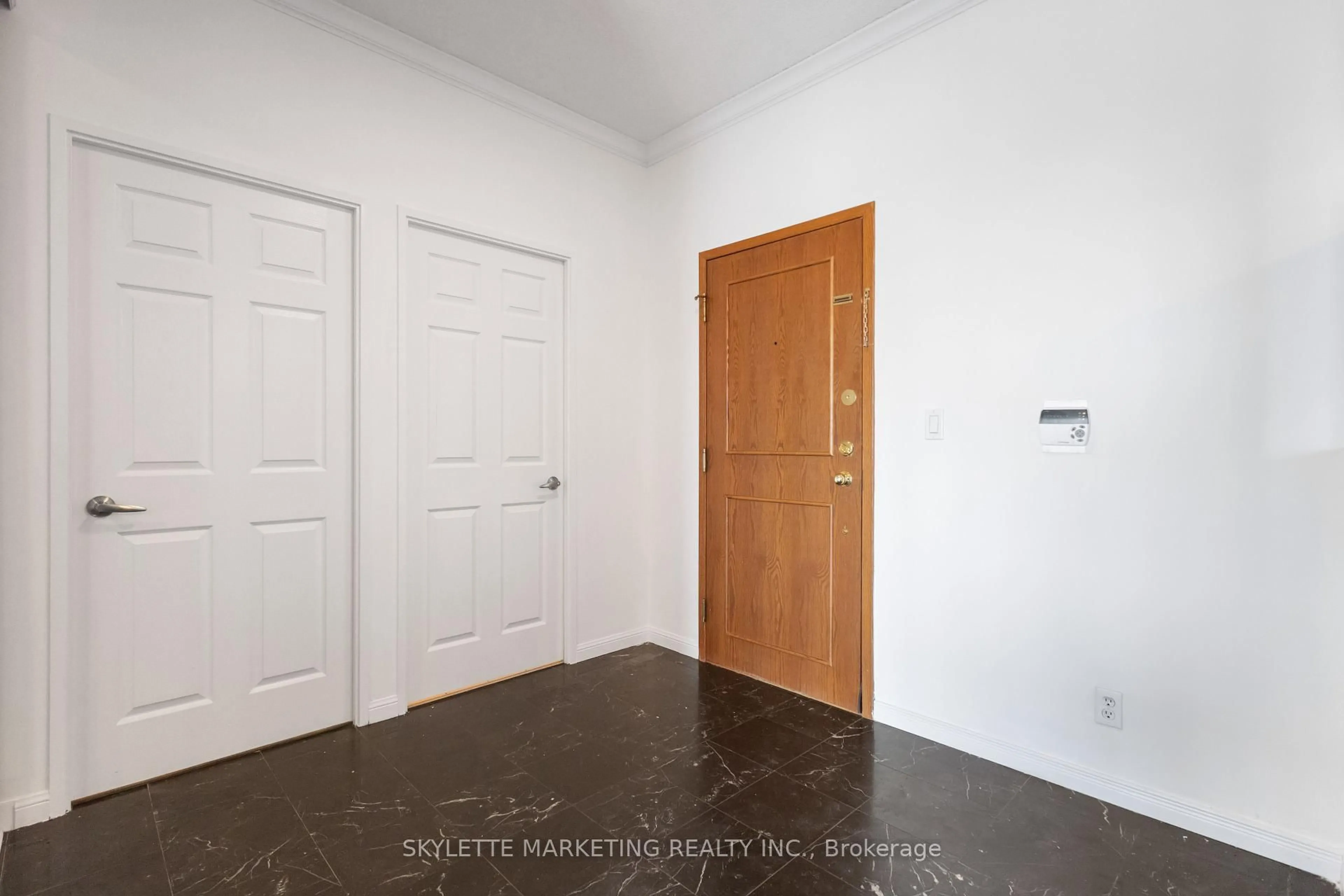Indoor entryway for 18 Lee Centre Dr #PH205, Toronto Ontario M1H 3H5