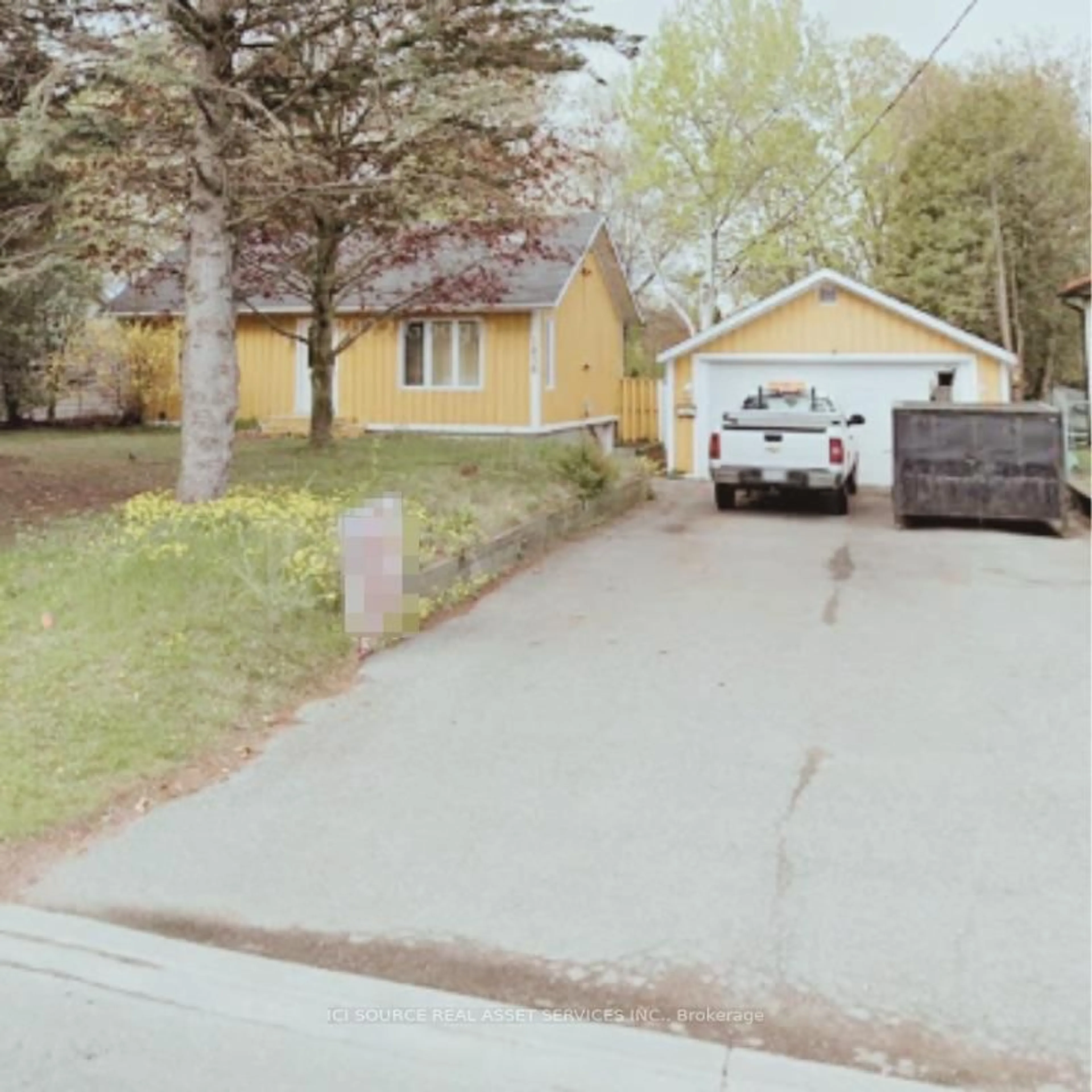 Blurry image for 1856 Glendale Dr, Pickering Ontario L1V 1V5
