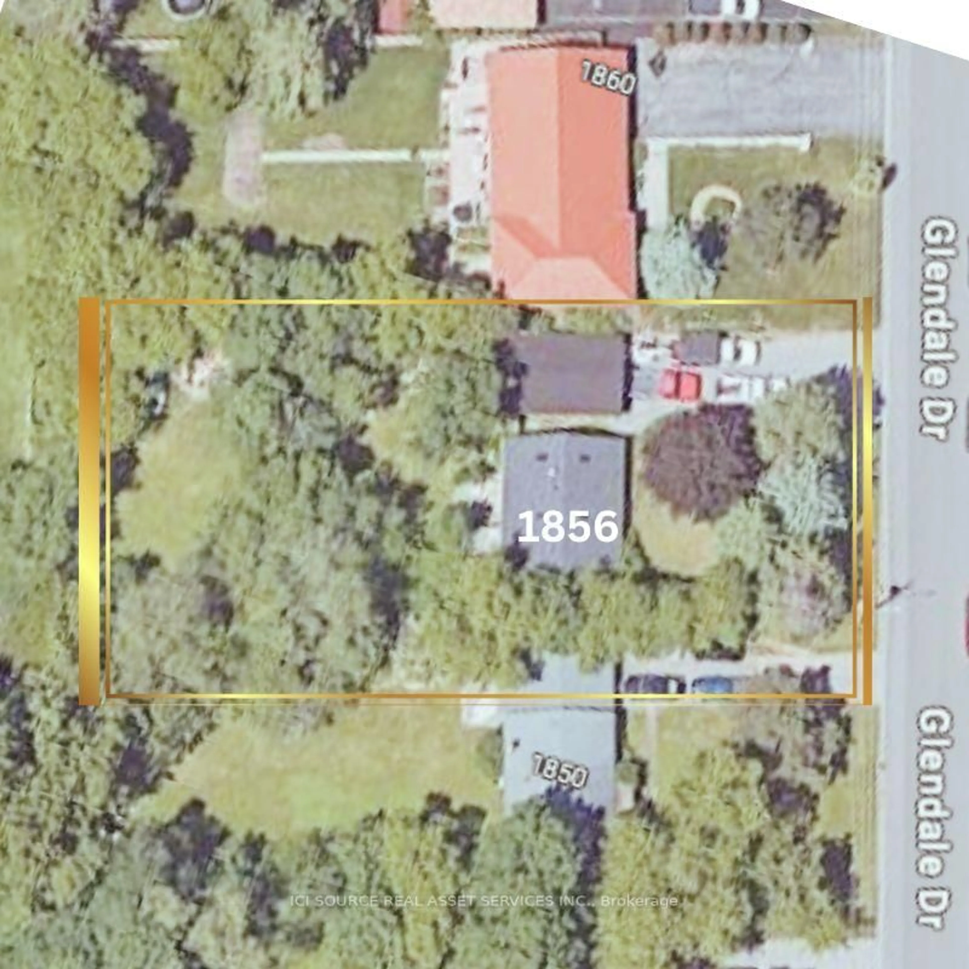 A pic from outside/outdoor area/front of a property/back of a property/a pic from drone, street for 1856 Glendale Dr, Pickering Ontario L1V 1V5