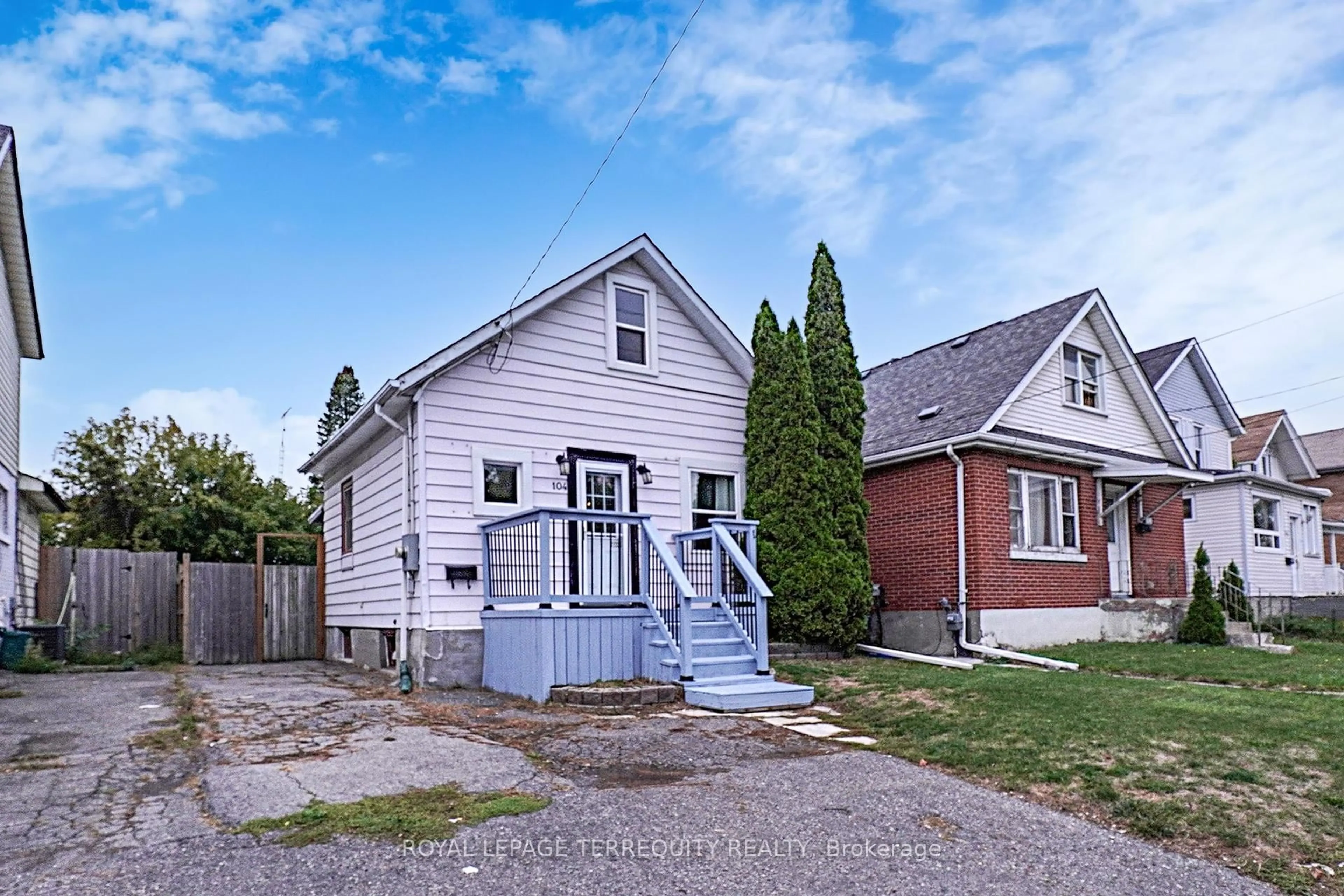 Unknown for 104 Park Rd, Oshawa Ontario L1J 4G9