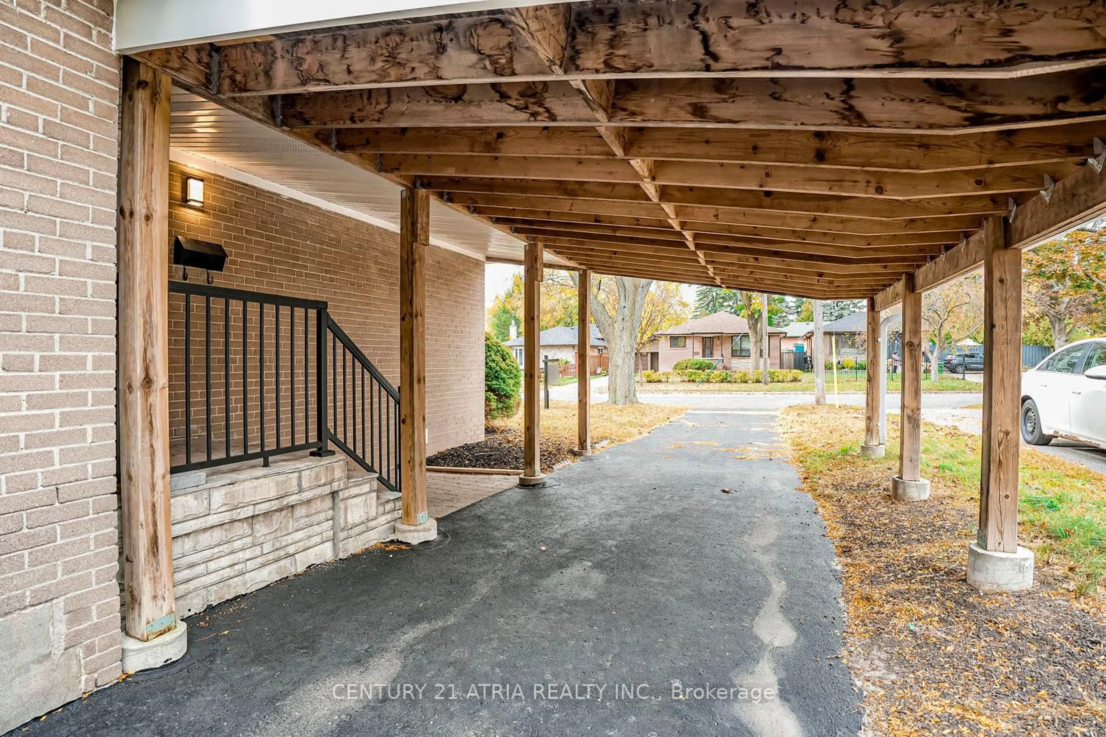 Patio, street for 11 Valia Rd, Toronto Ontario M1E 3V9