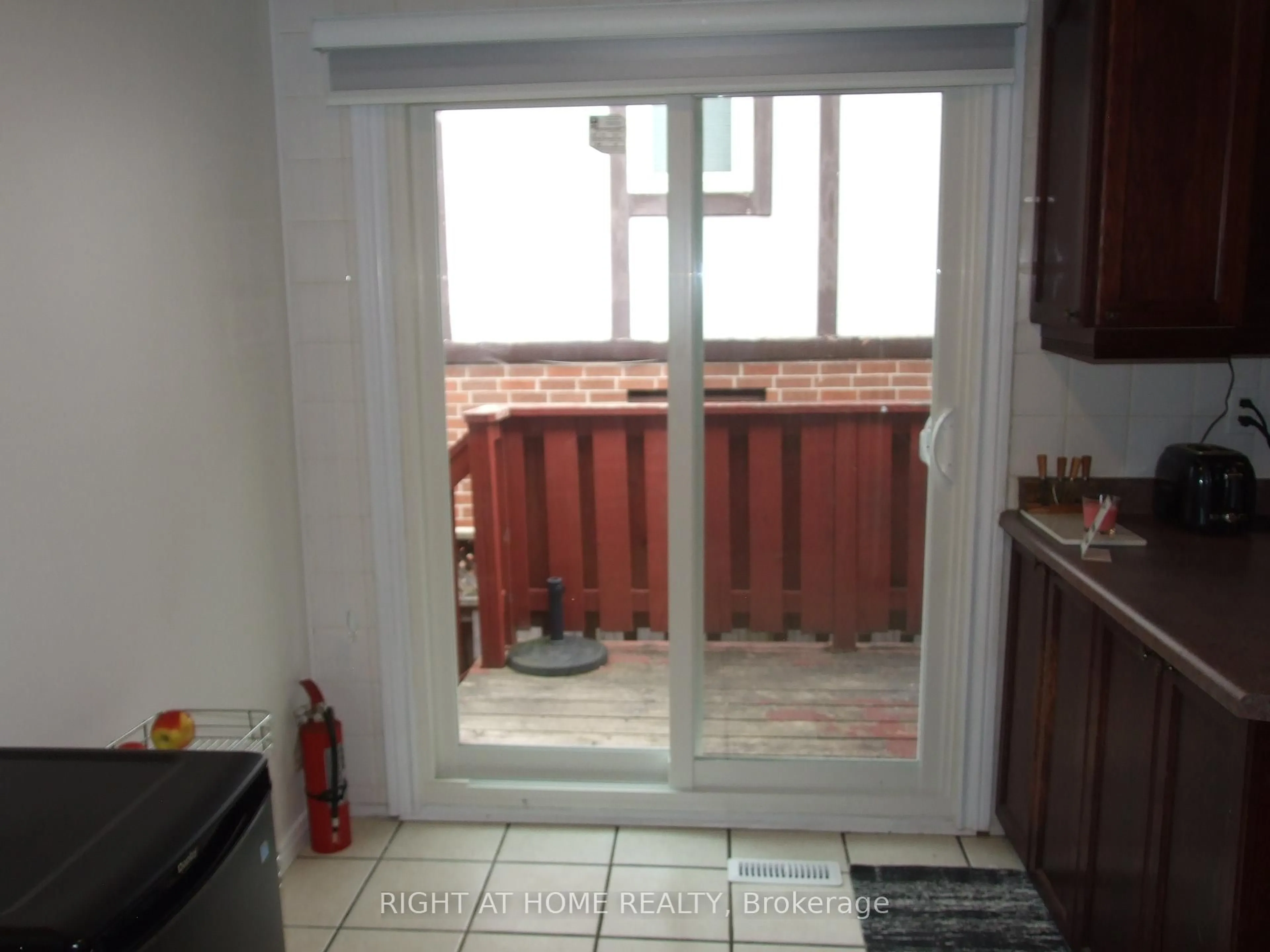 A pic of a room for 53 Renfield Cres, Whitby Ontario L1P 1B2