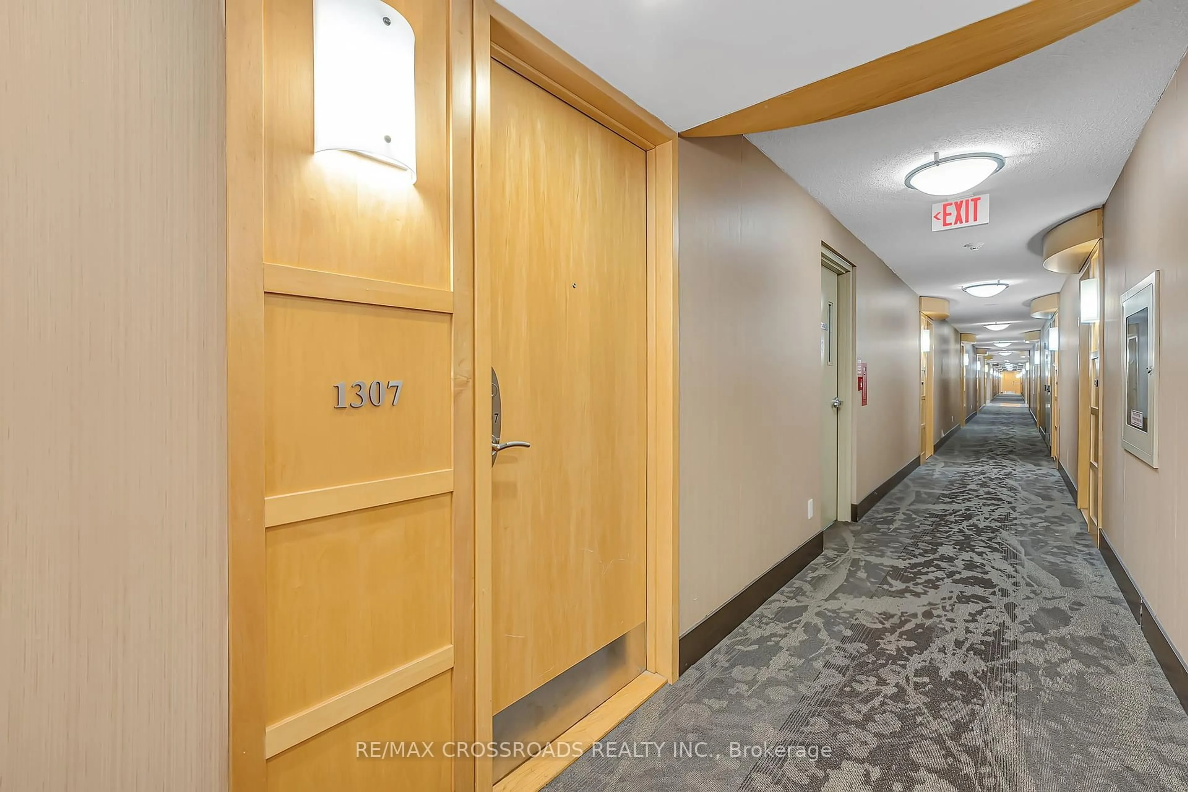 Indoor foyer for 8 Mondeo Dr #1307, Toronto Ontario M1P 5C7