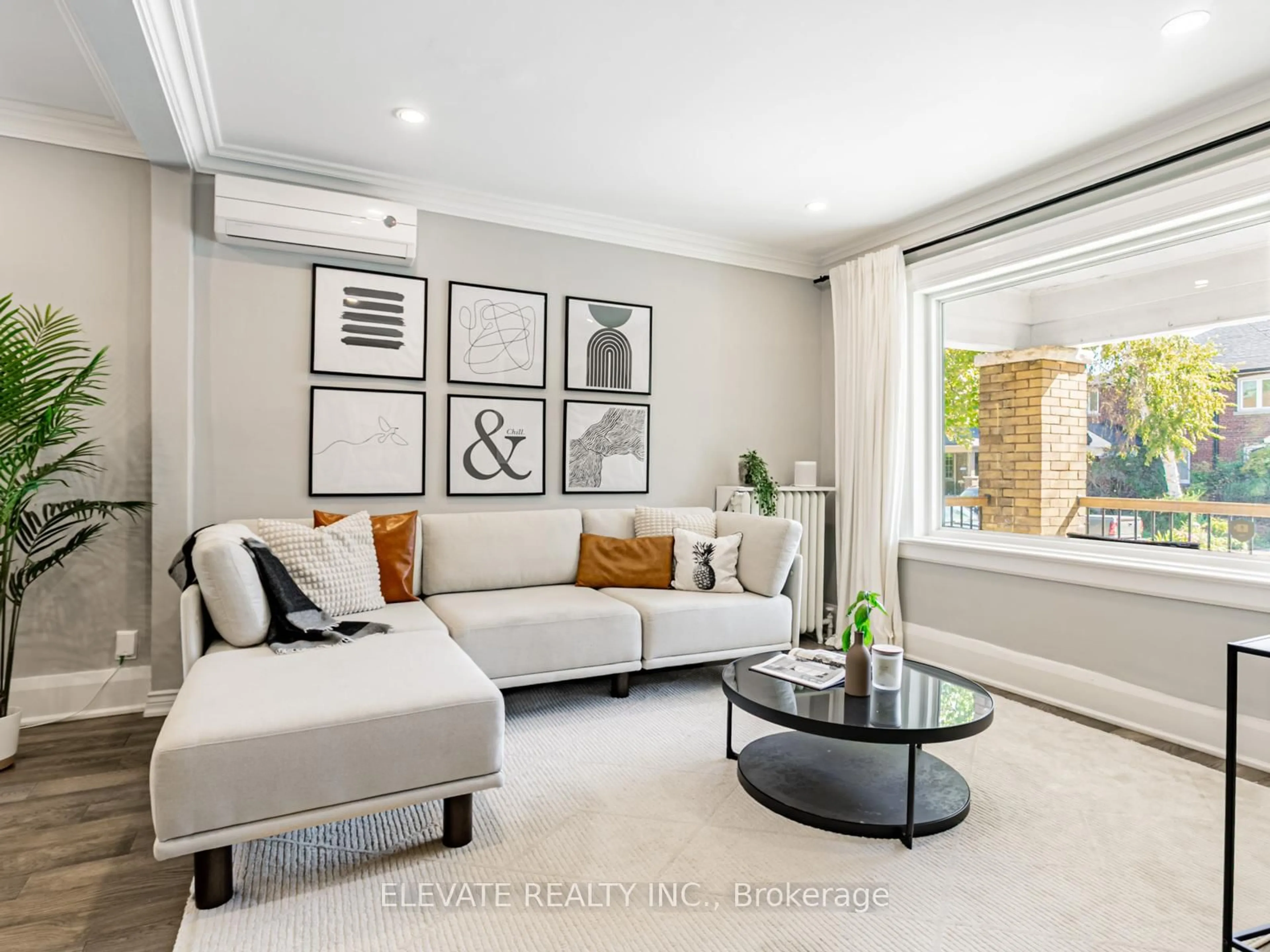 Living room with furniture, unknown for 224 Westwood Ave, Toronto Ontario M4J 2H4