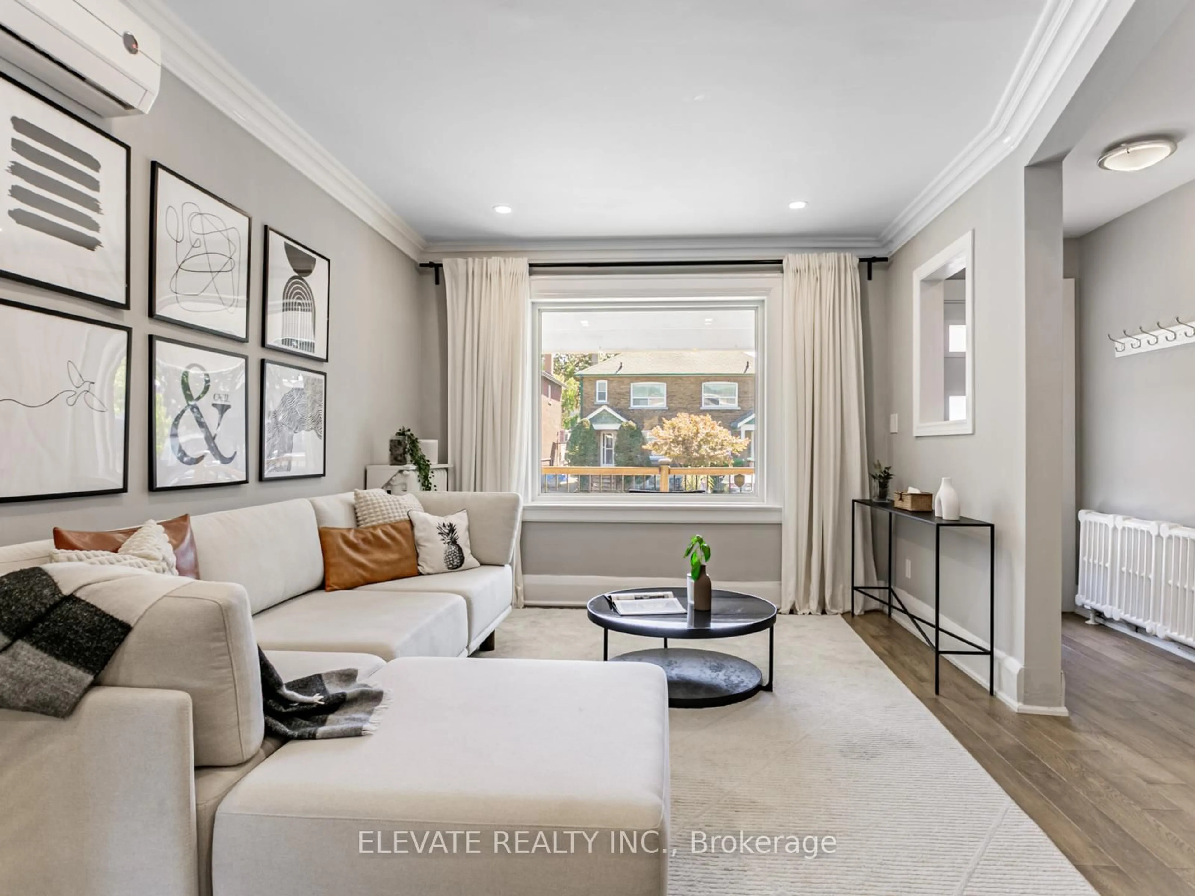 Living room with furniture, unknown for 224 Westwood Ave, Toronto Ontario M4J 2H4