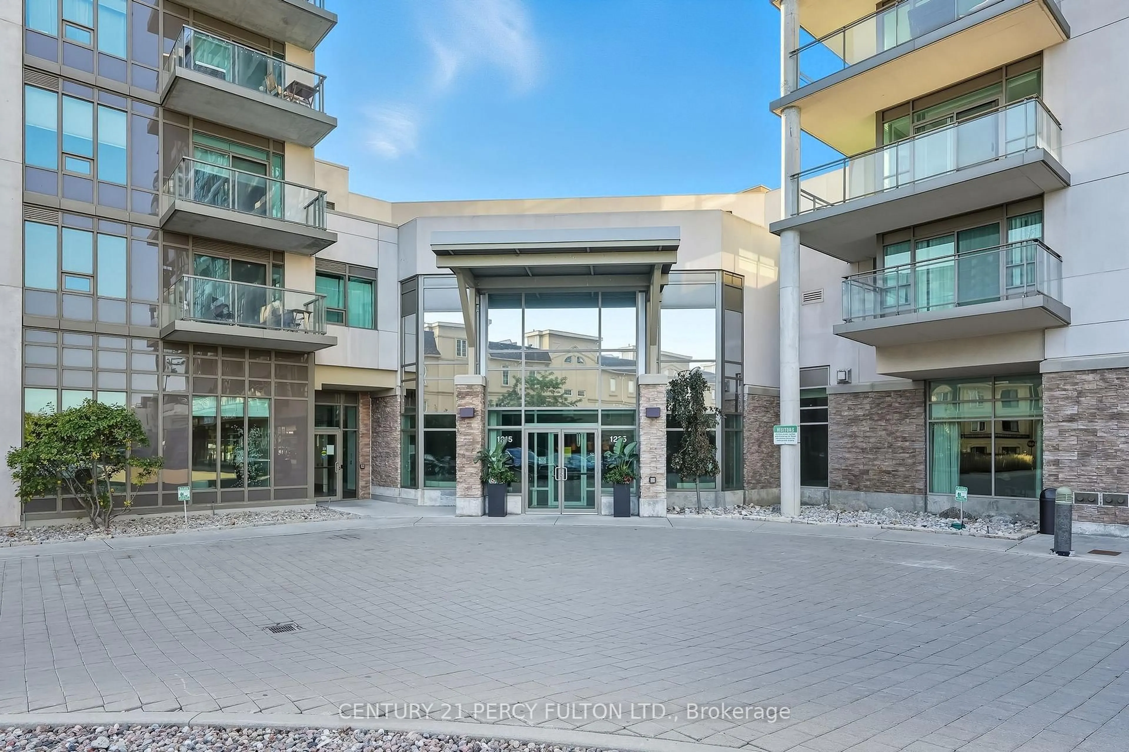 Indoor foyer for 1215 Bayly St #1308, Pickering Ontario L1W 0B4