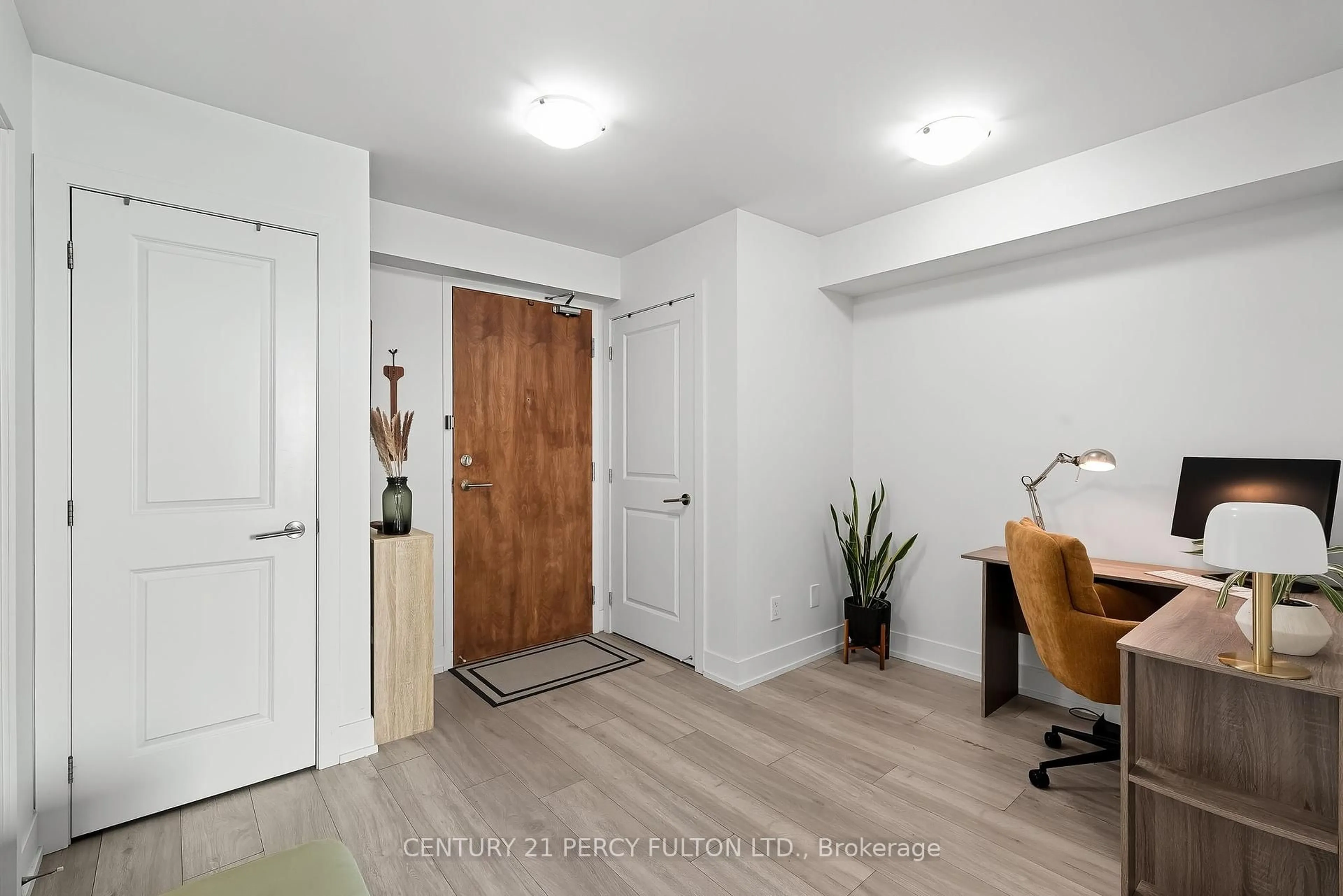 Indoor entryway for 1215 Bayly St #1308, Pickering Ontario L1W 0B4
