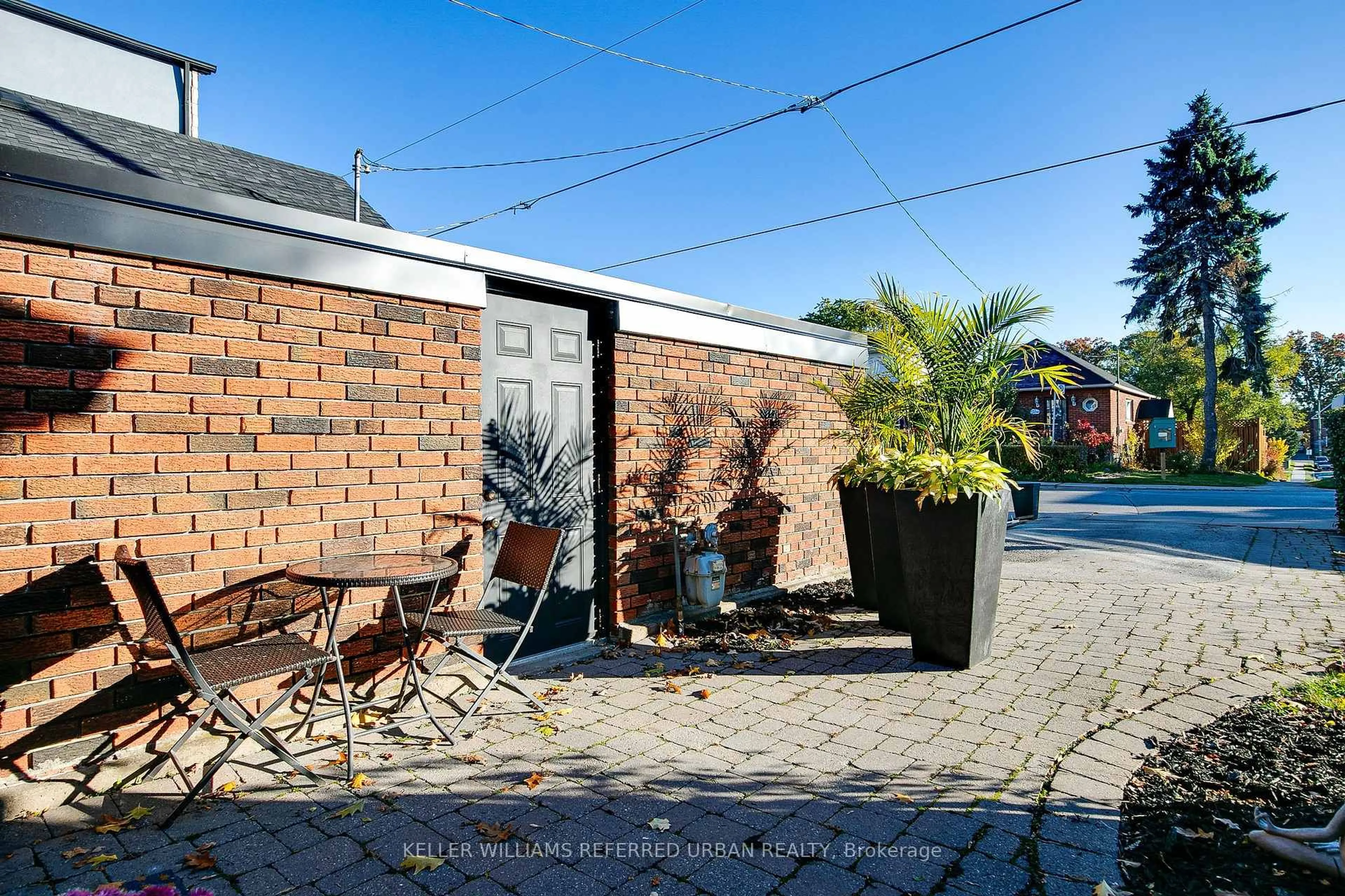 Patio, street for 106 Leyton Ave, Toronto Ontario M1L 3T8
