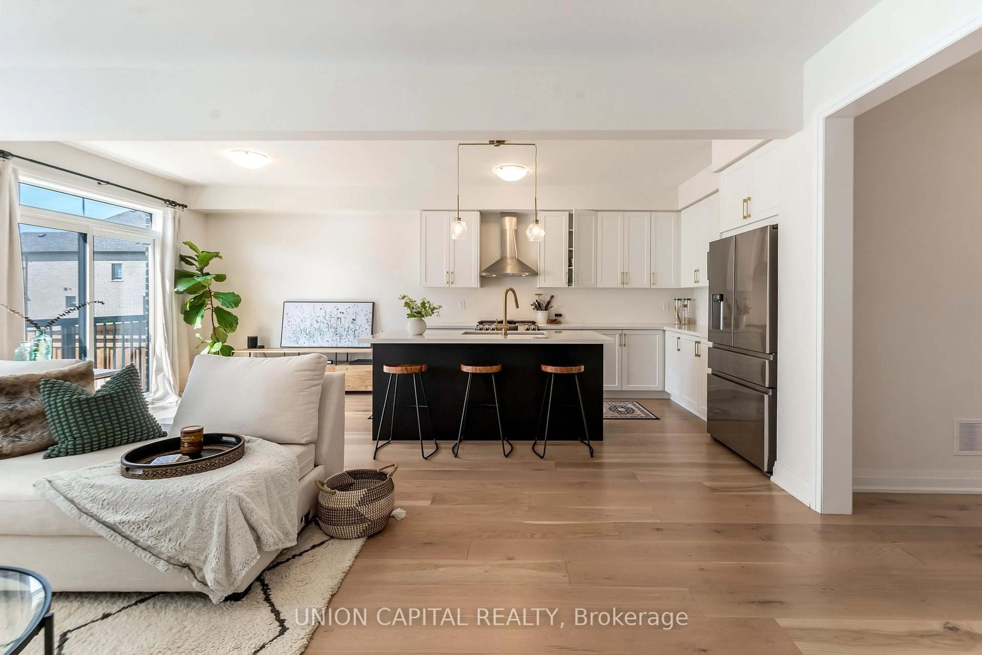 Open concept kitchen, unknown for 41 Auckland Dr, Whitby Ontario L1P 0H4