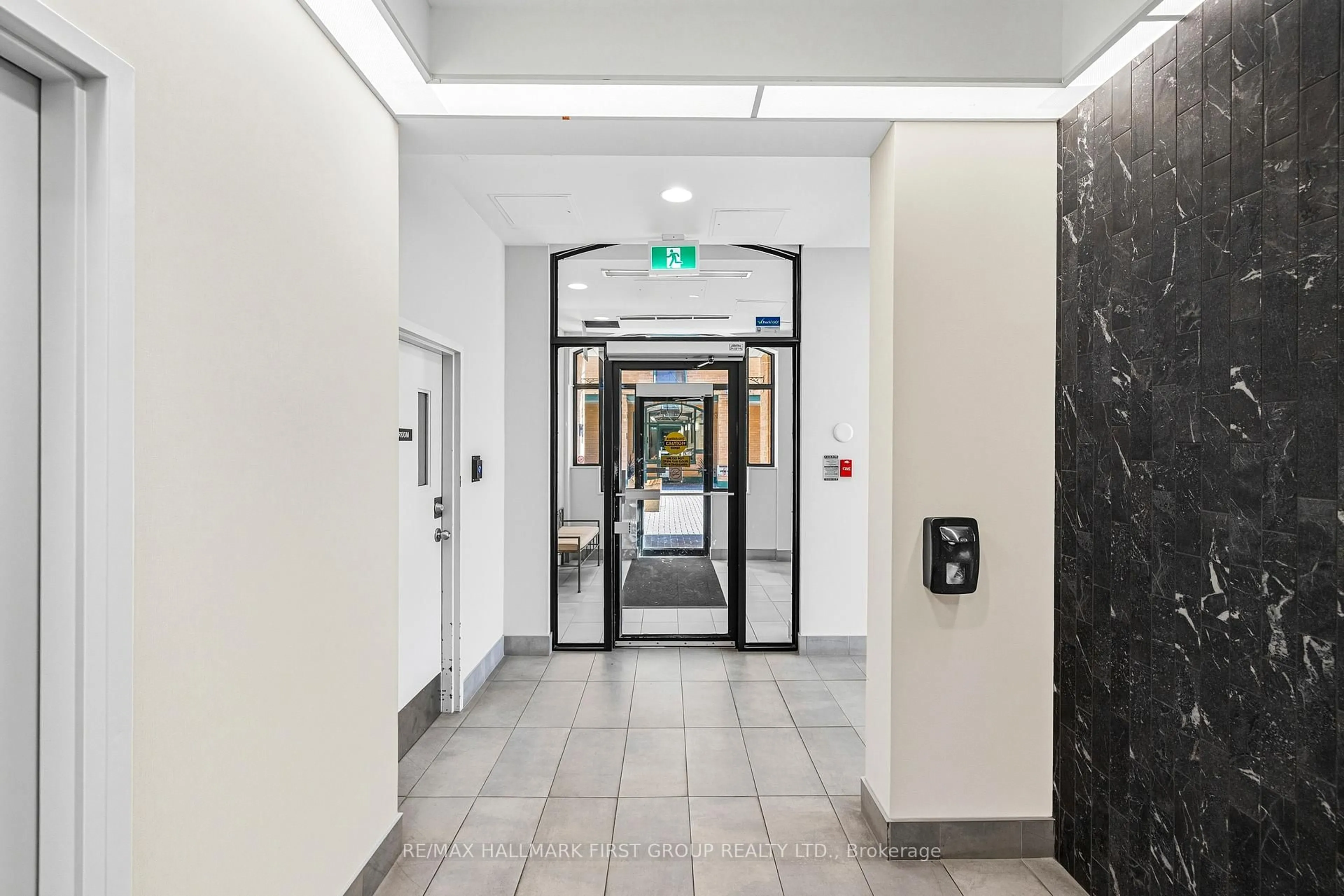 Indoor foyer for 1665 Pickering Pkwy #610, Pickering Ontario L1V 6L4