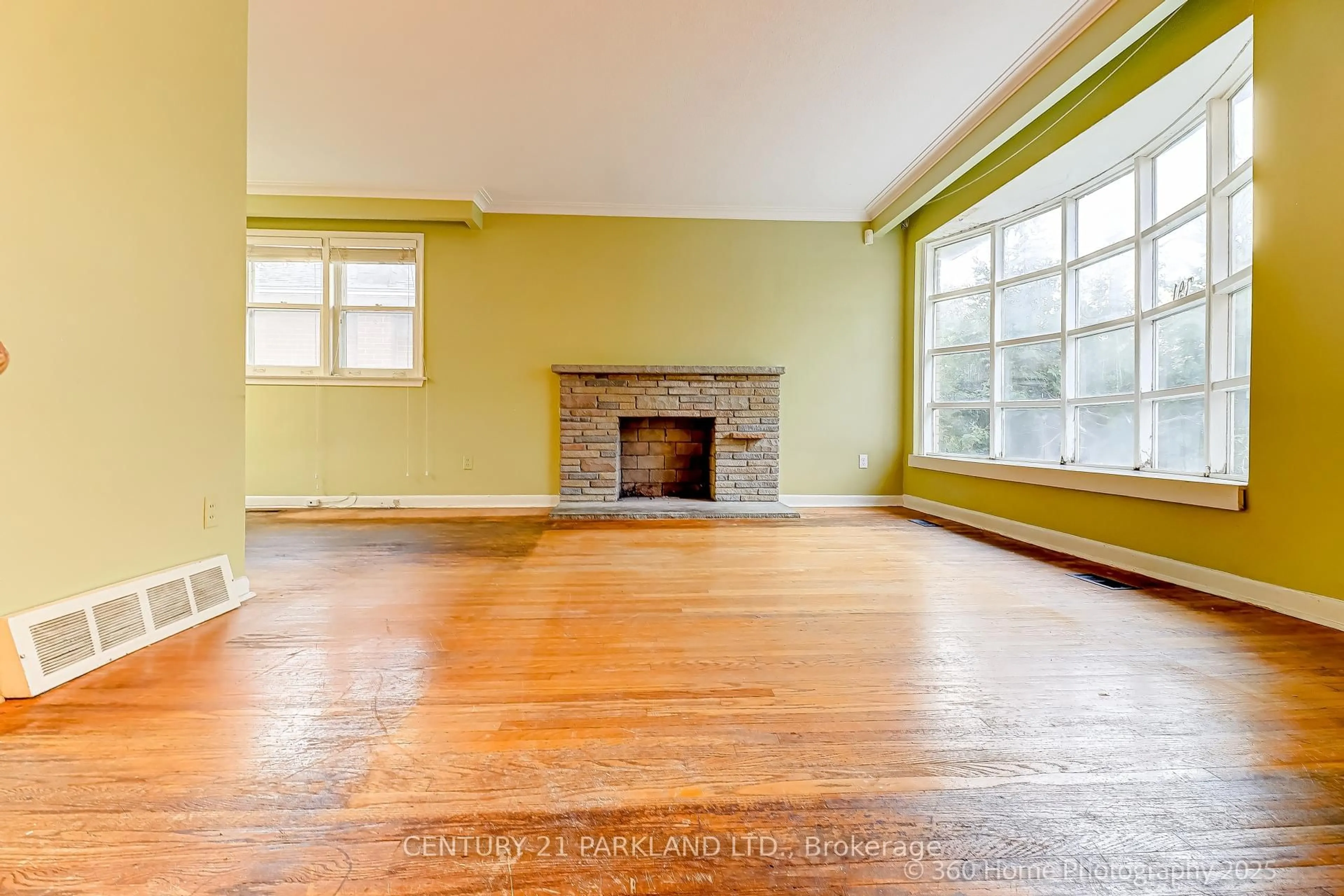 A pic of a room for 197 BRIMORTON Dr, Toronto Ontario M1H 2C4