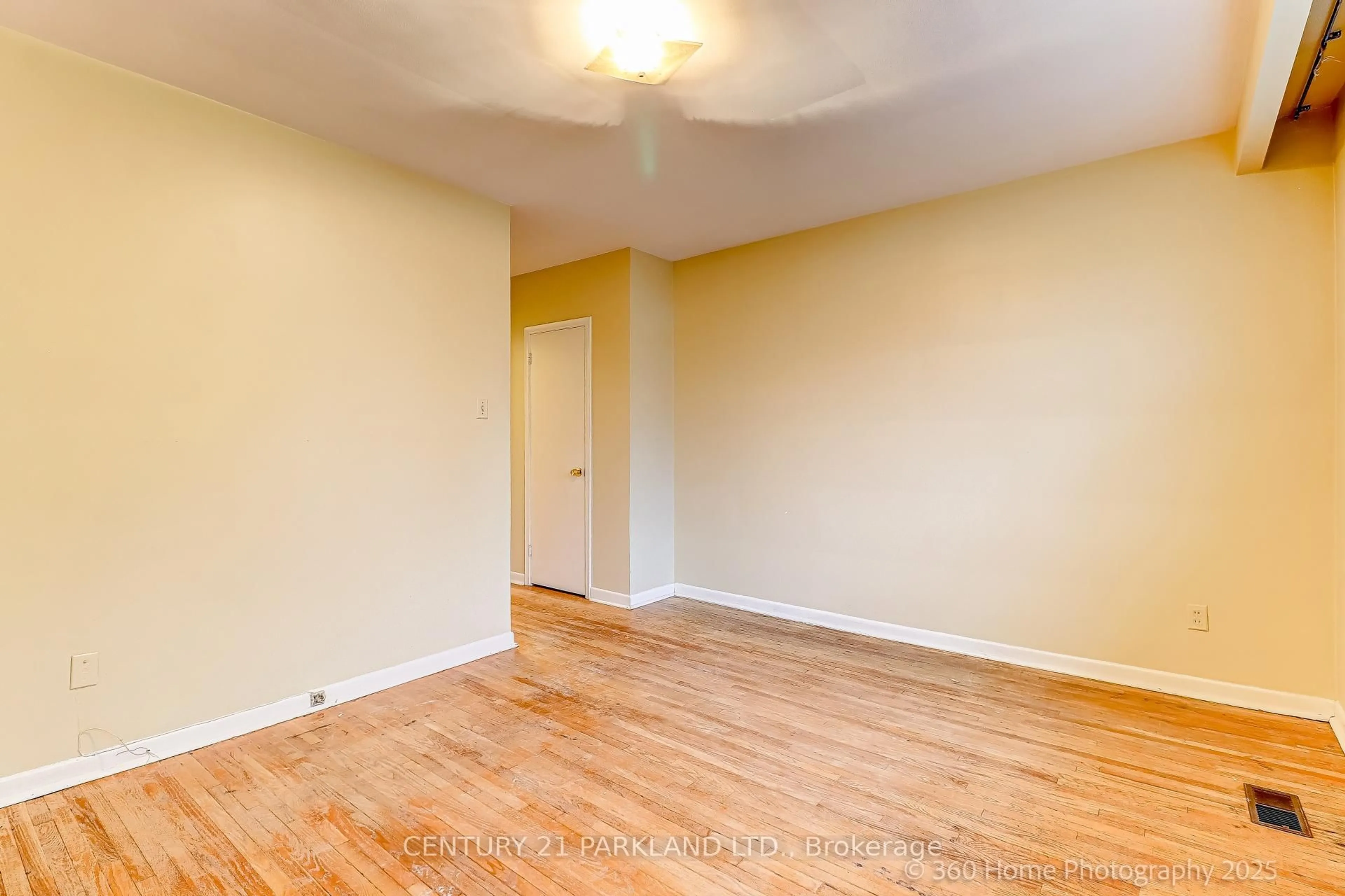 A pic of a room for 197 BRIMORTON Dr, Toronto Ontario M1H 2C4