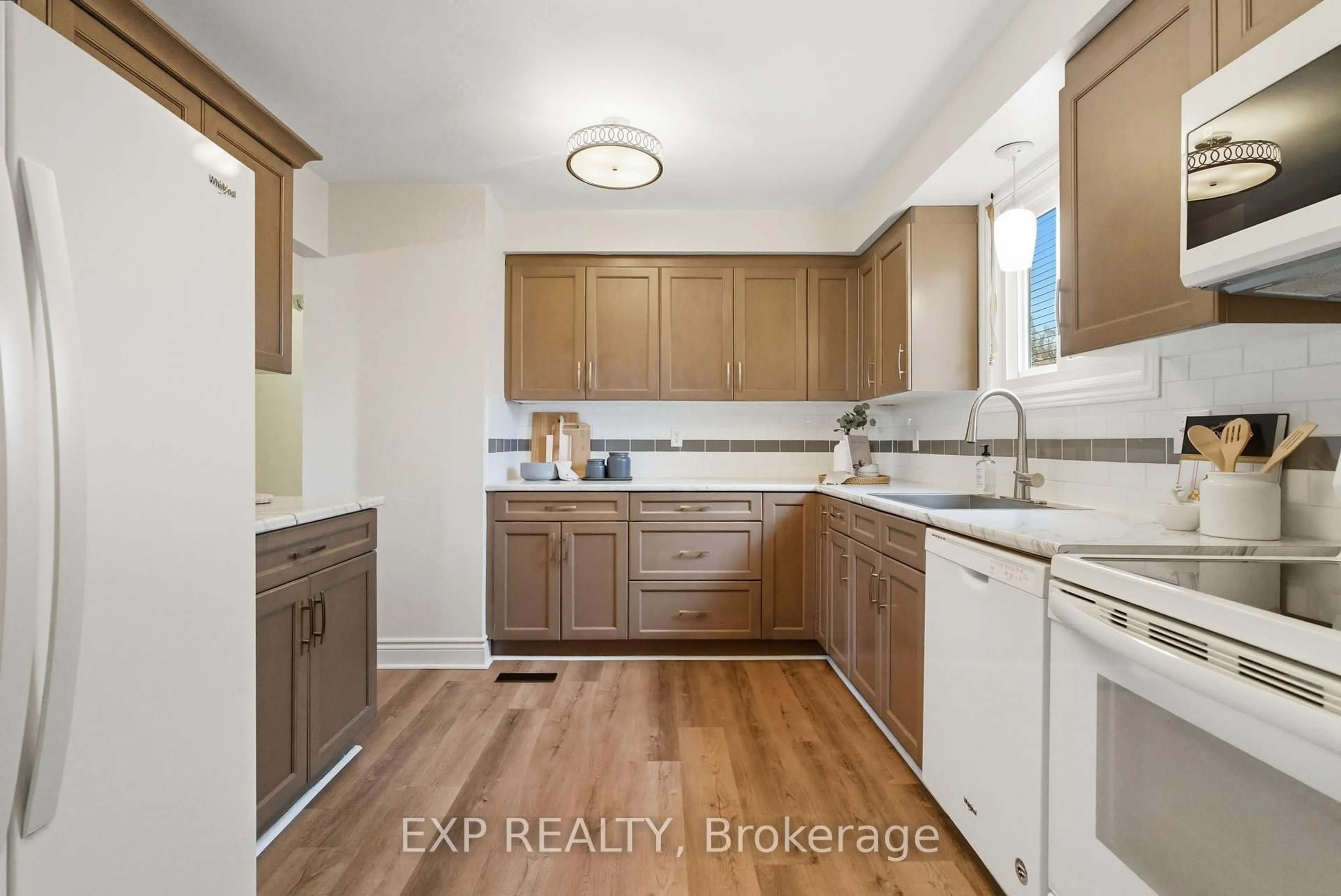 Open concept kitchen, unknown for 236 Northminster Crt, Oshawa Ontario L1G 7M6