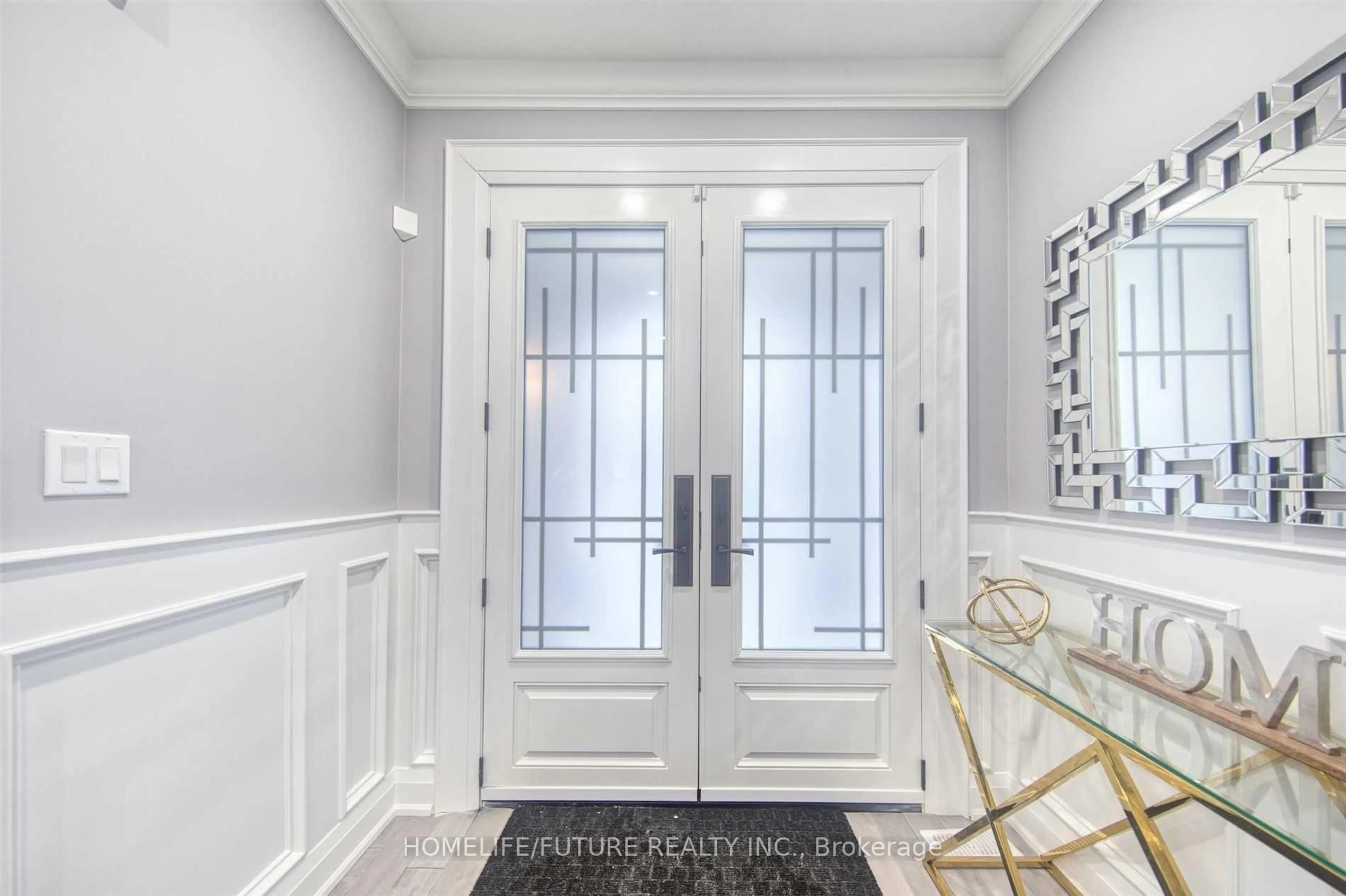 Indoor entryway for 1041 Belcourt St, Pickering Ontario L1X 2R2