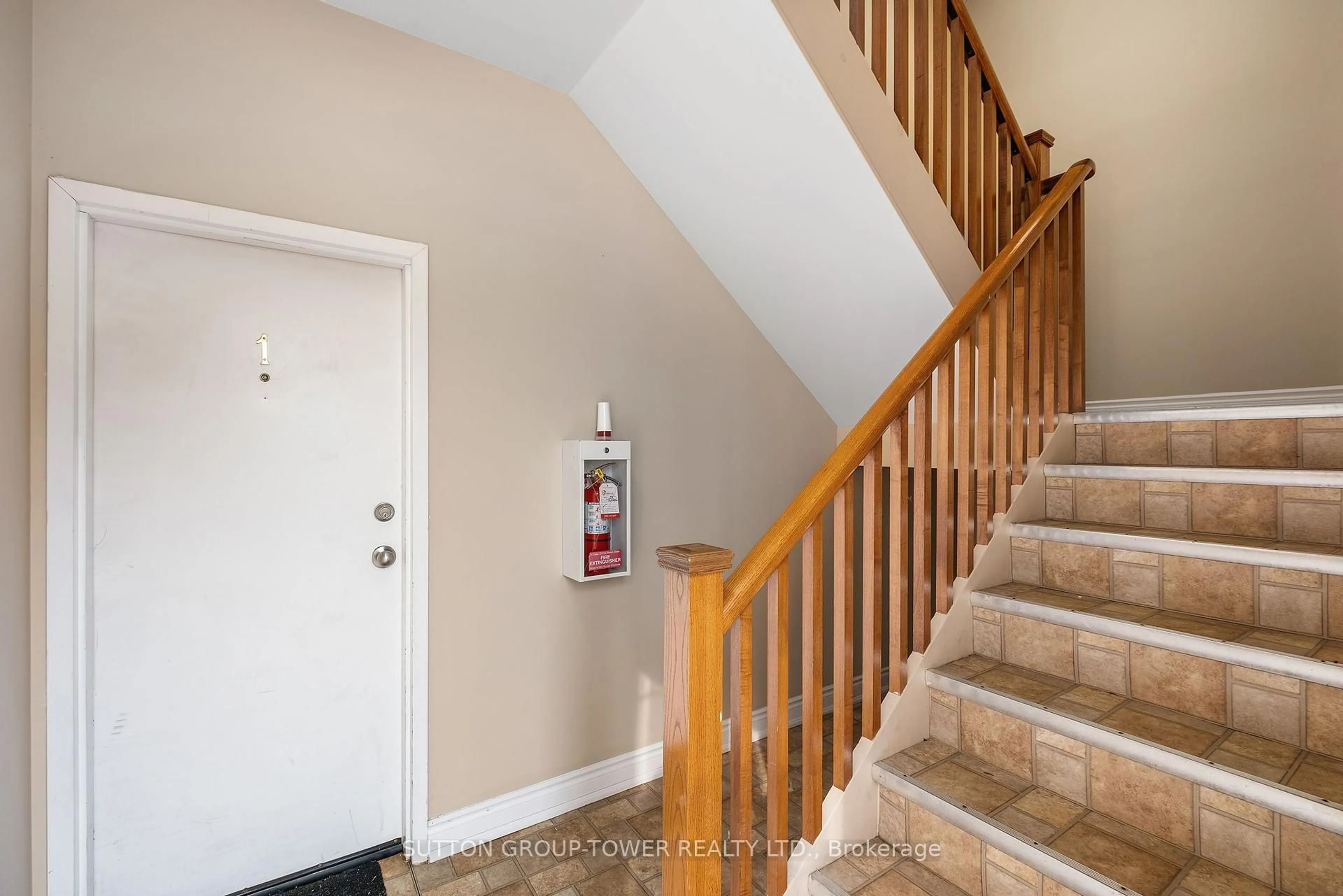 Unknown for 750 Albert St, Oshawa Ontario L1H 4T6