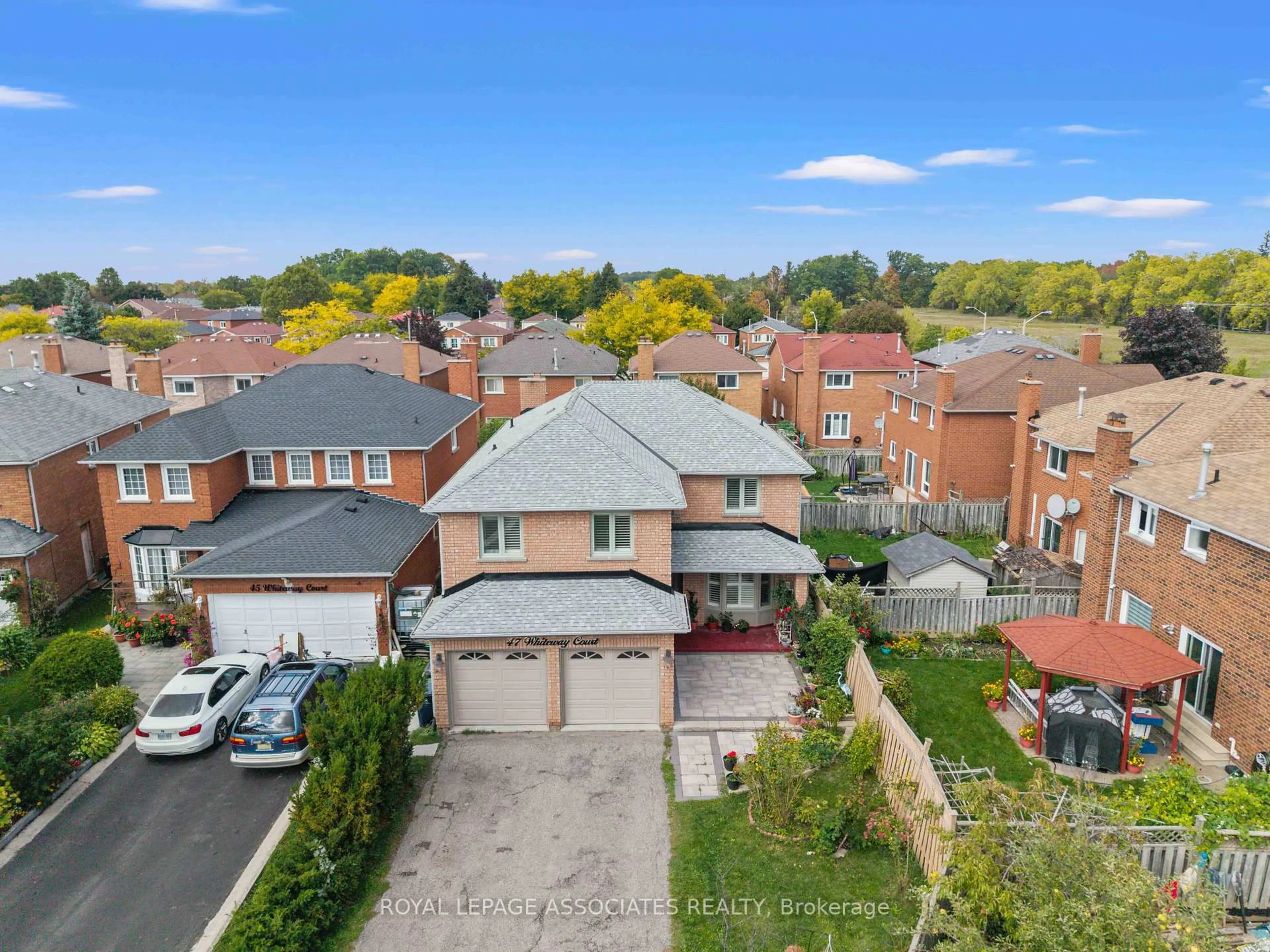 A pic from outside/outdoor area/front of a property/back of a property/a pic from drone, street for 47 Whiteway Crt, Toronto Ontario M1B 5L9