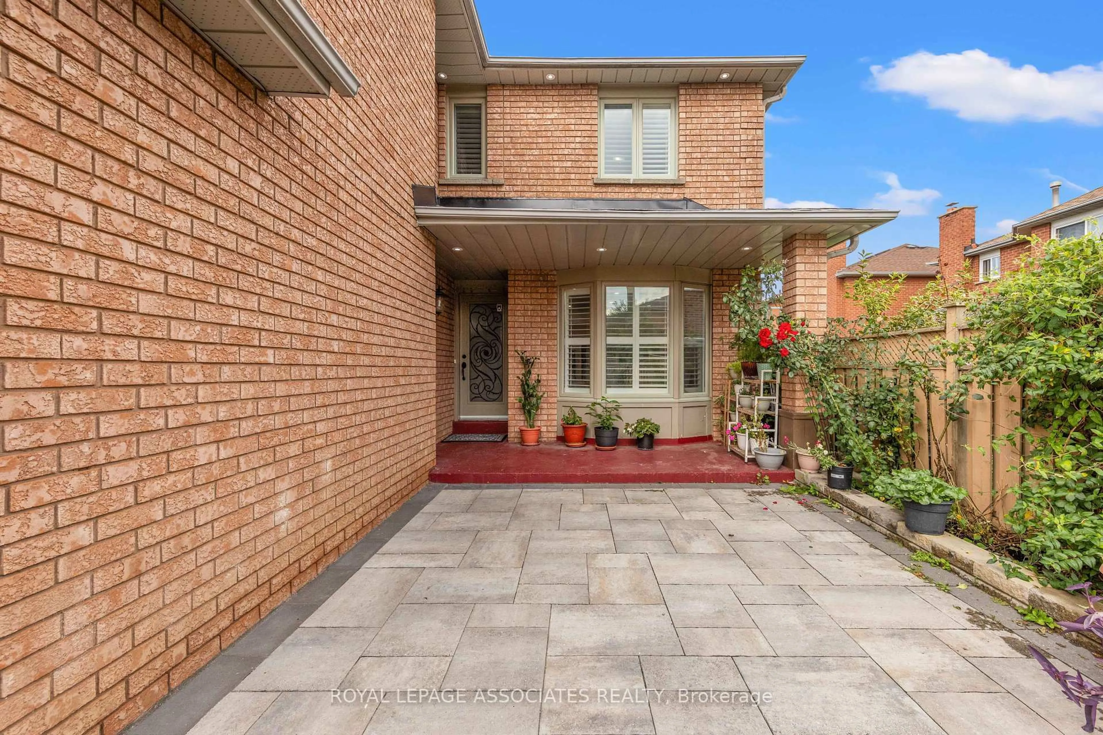 Home with brick exterior material, street for 47 Whiteway Crt, Toronto Ontario M1B 5L9