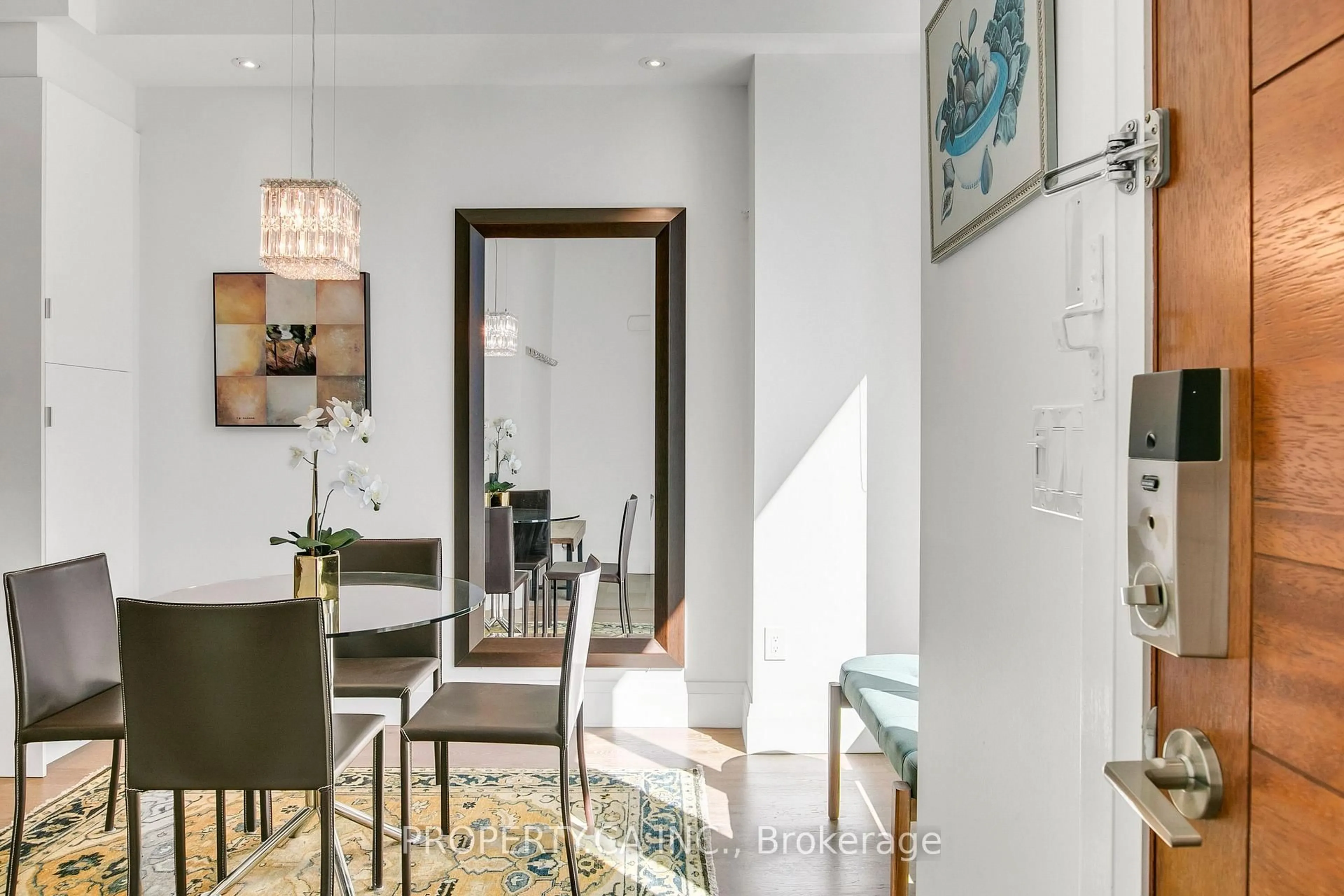 Dining room, unknown for 837 Broadview Ave #13, Toronto Ontario M4K 2P9