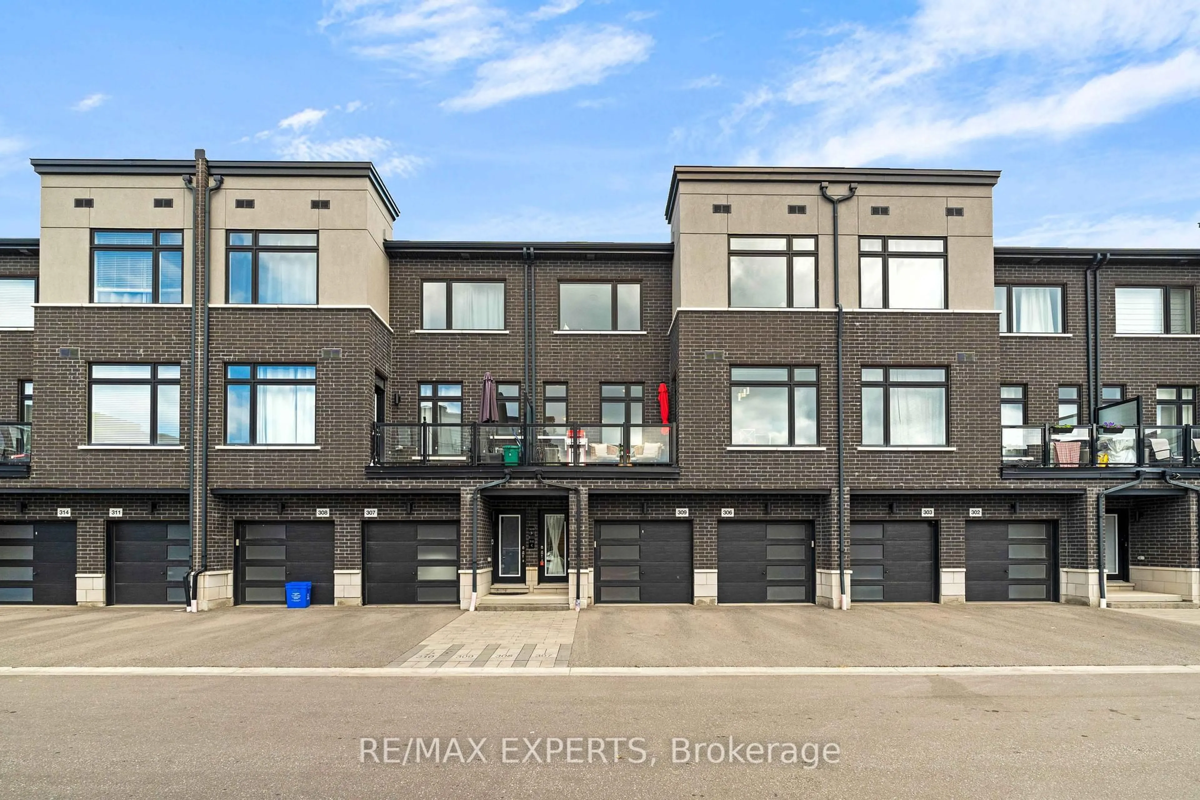 Unknown for 2550 Castlegate Crossing #309, Pickering Ontario L1X 0G4