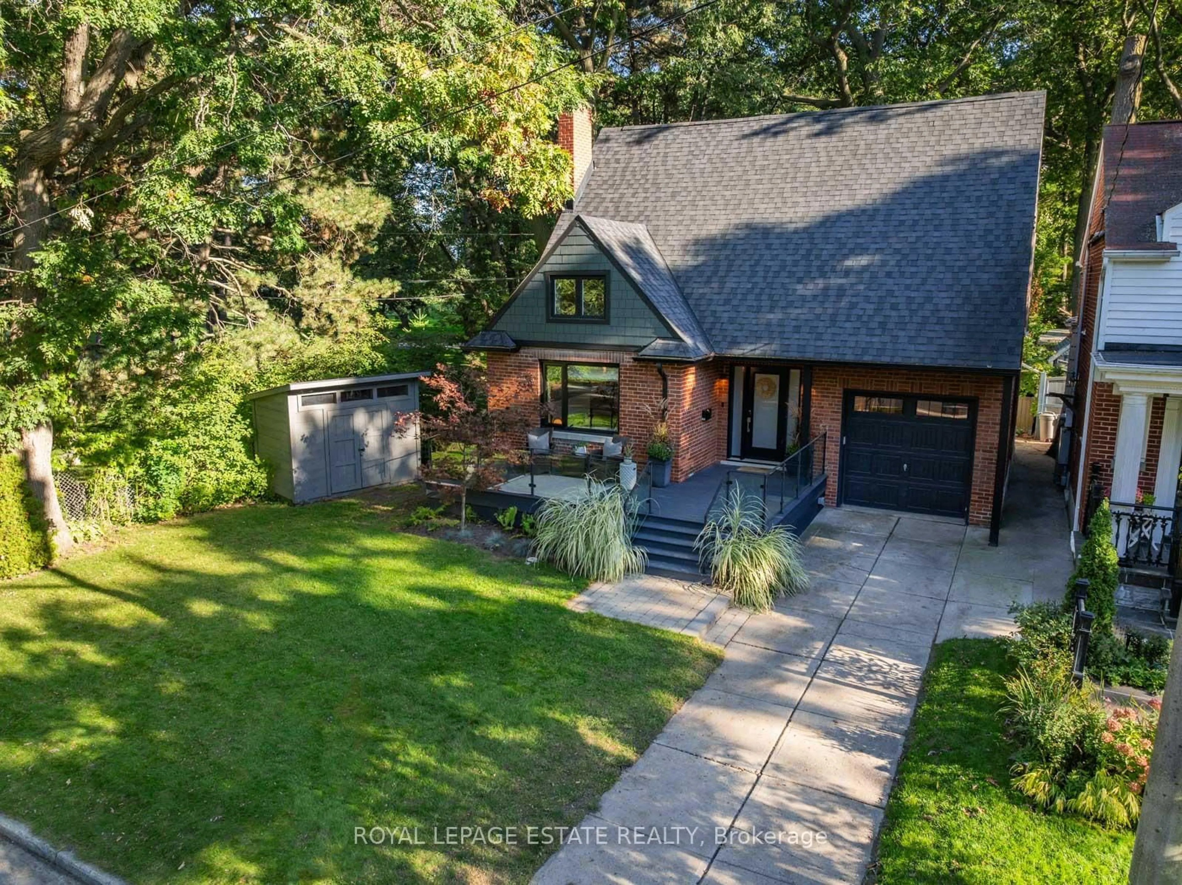 A pic from outside/outdoor area/front of a property/back of a property/a pic from drone, street for 59 Anndale Rd, Toronto Ontario M1N 1C7