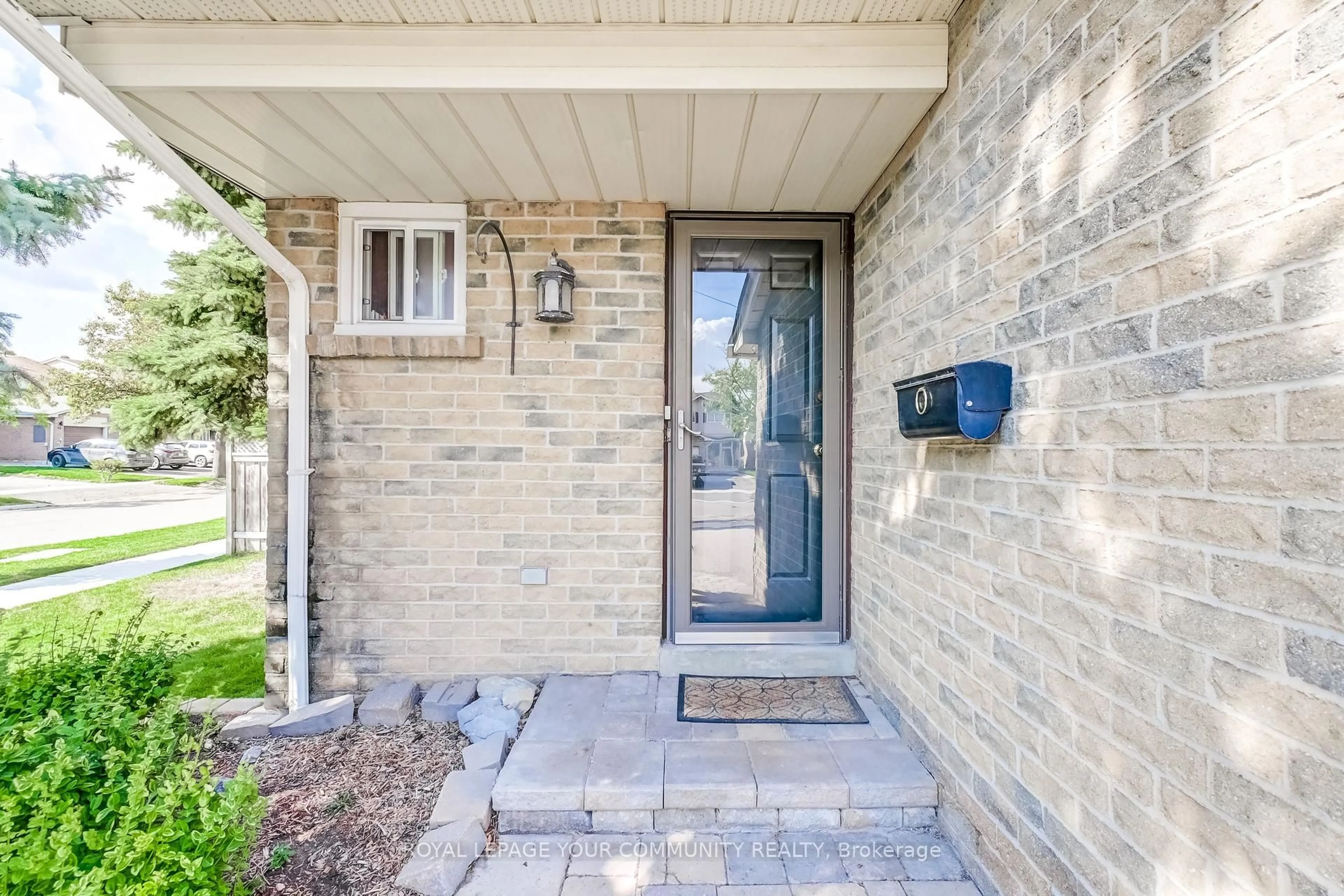 Unknown for 17 Truro Cres, Toronto Ontario M1V 2H7