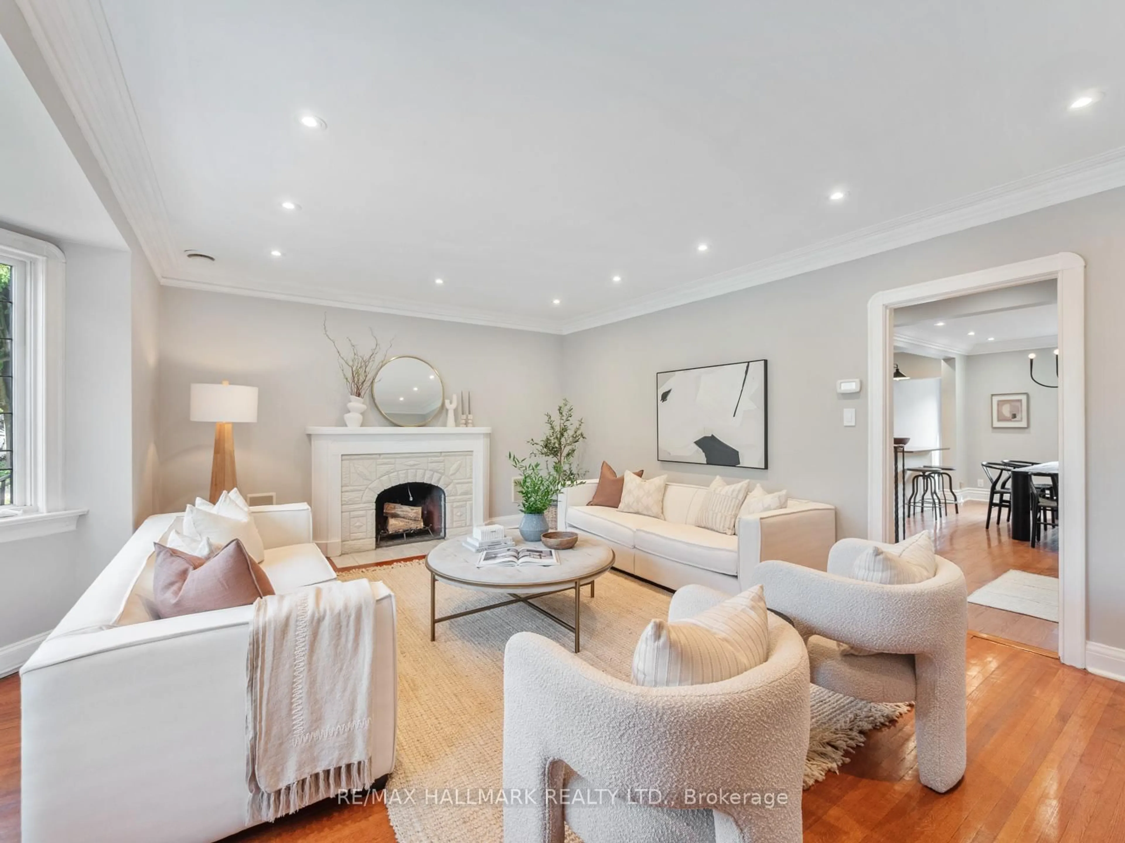 Living room with furniture, unknown for 839 Carlaw Ave, Toronto Ontario M4K 3L1