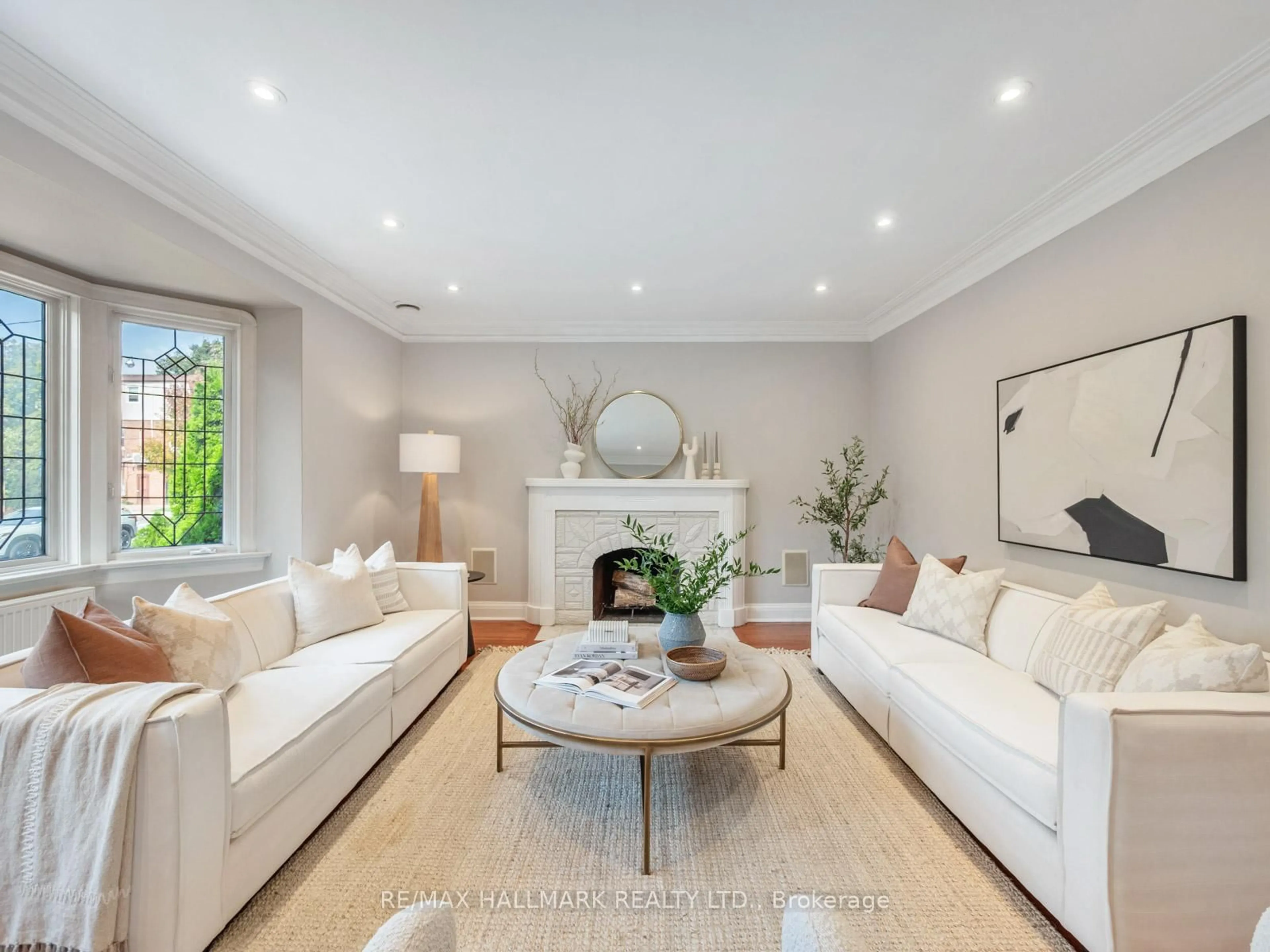 Living room with furniture, unknown for 839 Carlaw Ave, Toronto Ontario M4K 3L1