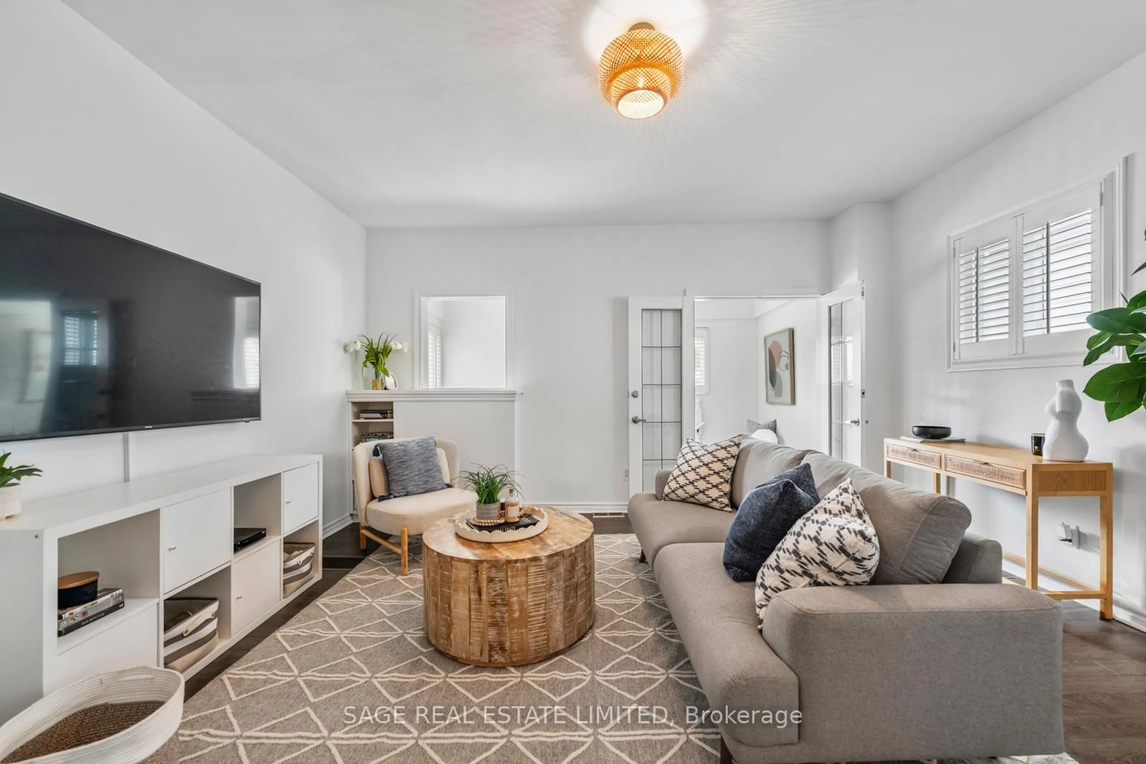 Living room with furniture, unknown for 79 Pitt Ave, Toronto Ontario M1L 2R5