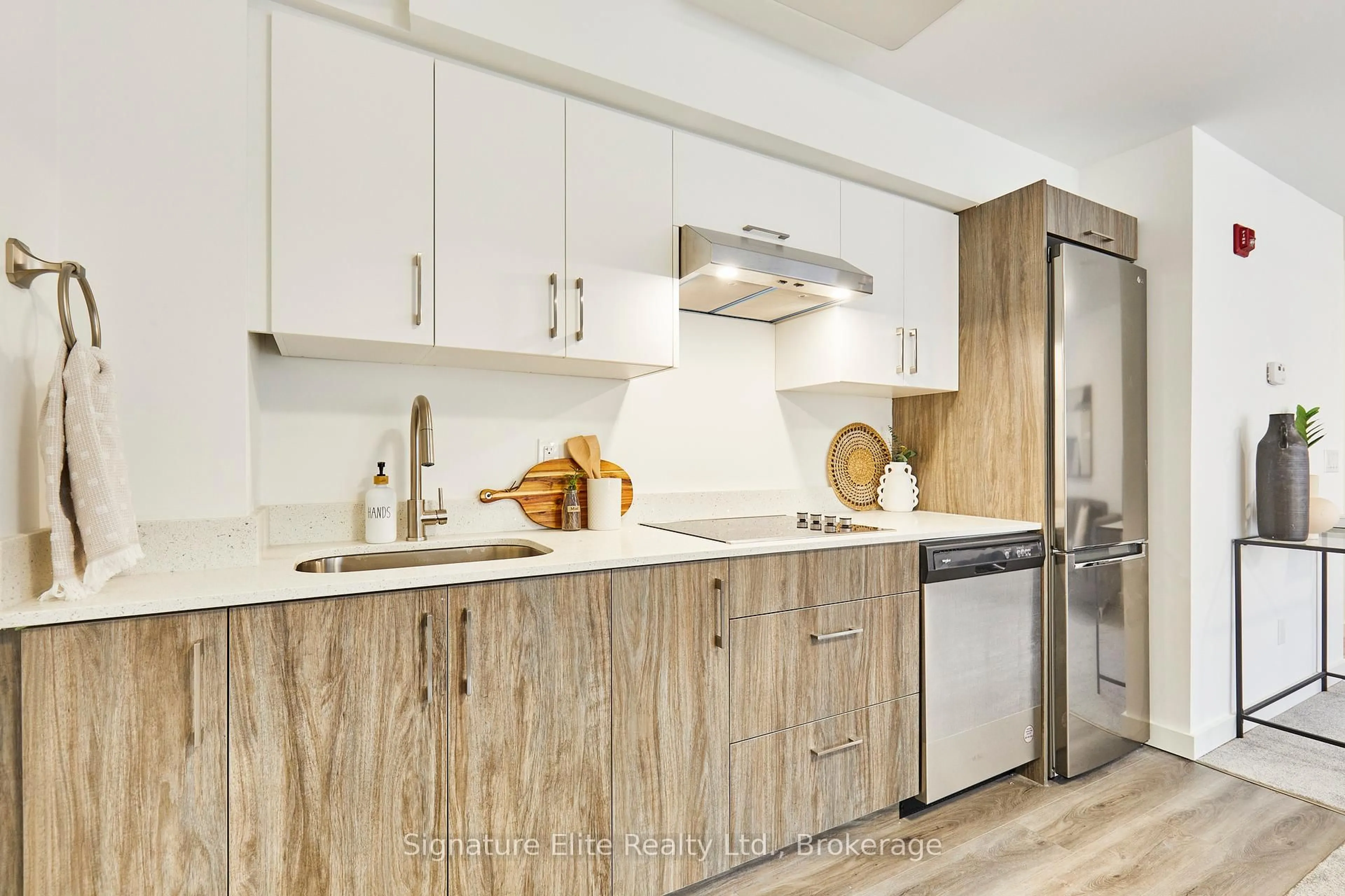 Unknown for 45 Connaught Ave #103, Toronto Ontario M4L 2V8