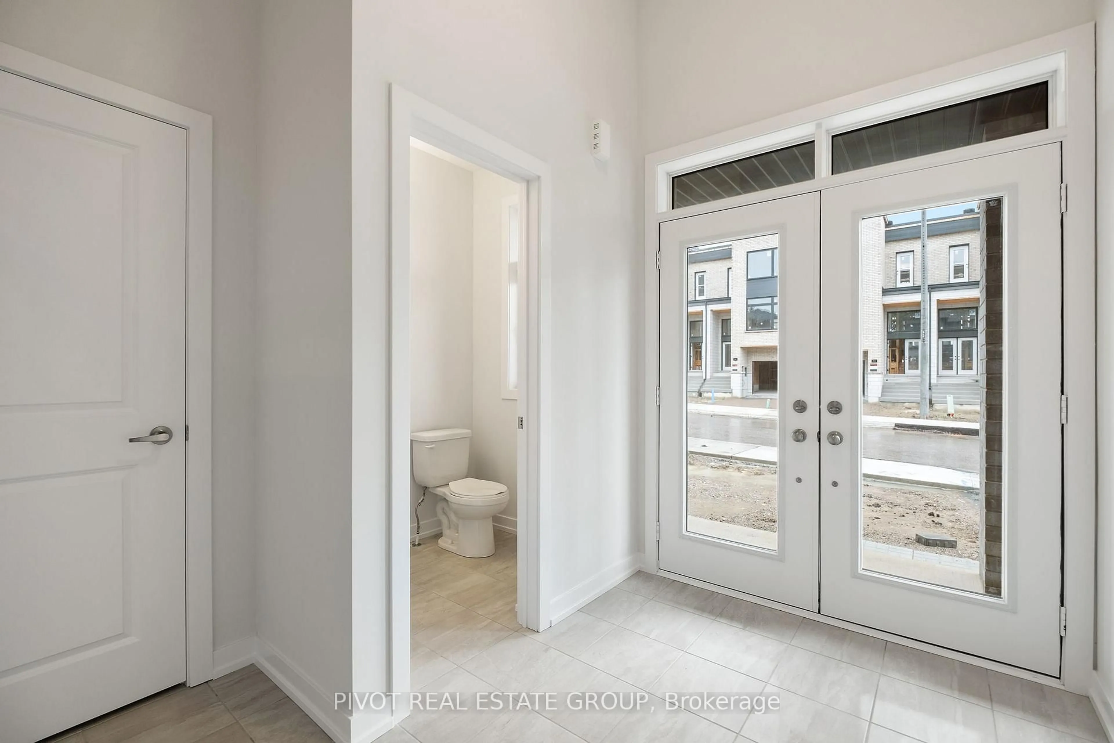 Indoor entryway for 85 Danielle Moore Circ, Toronto Ontario M1P 0G9
