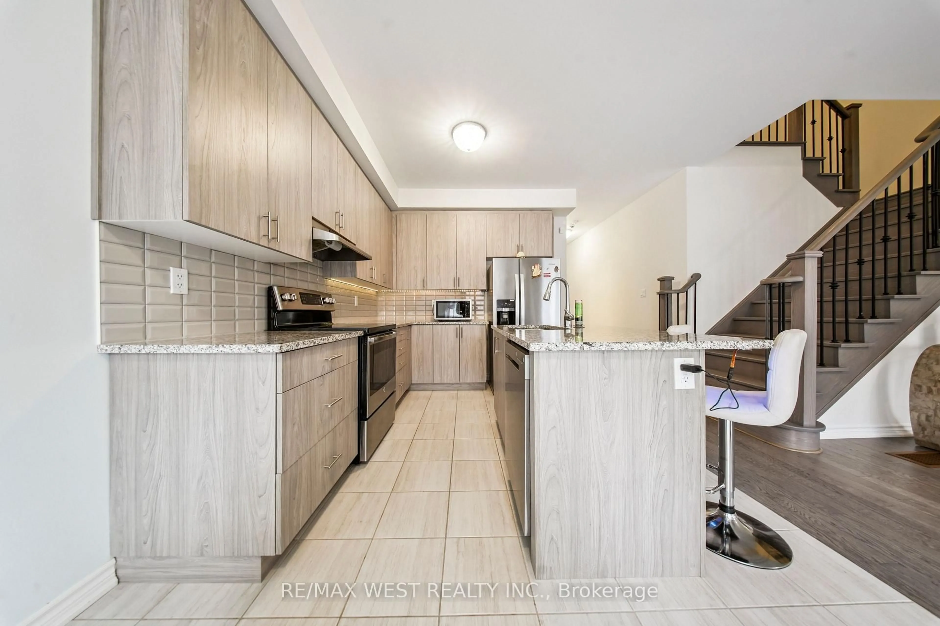 Standard kitchen, ceramic/tile floor for 4 Hickling Lane, Ajax Ontario L1T 0N6