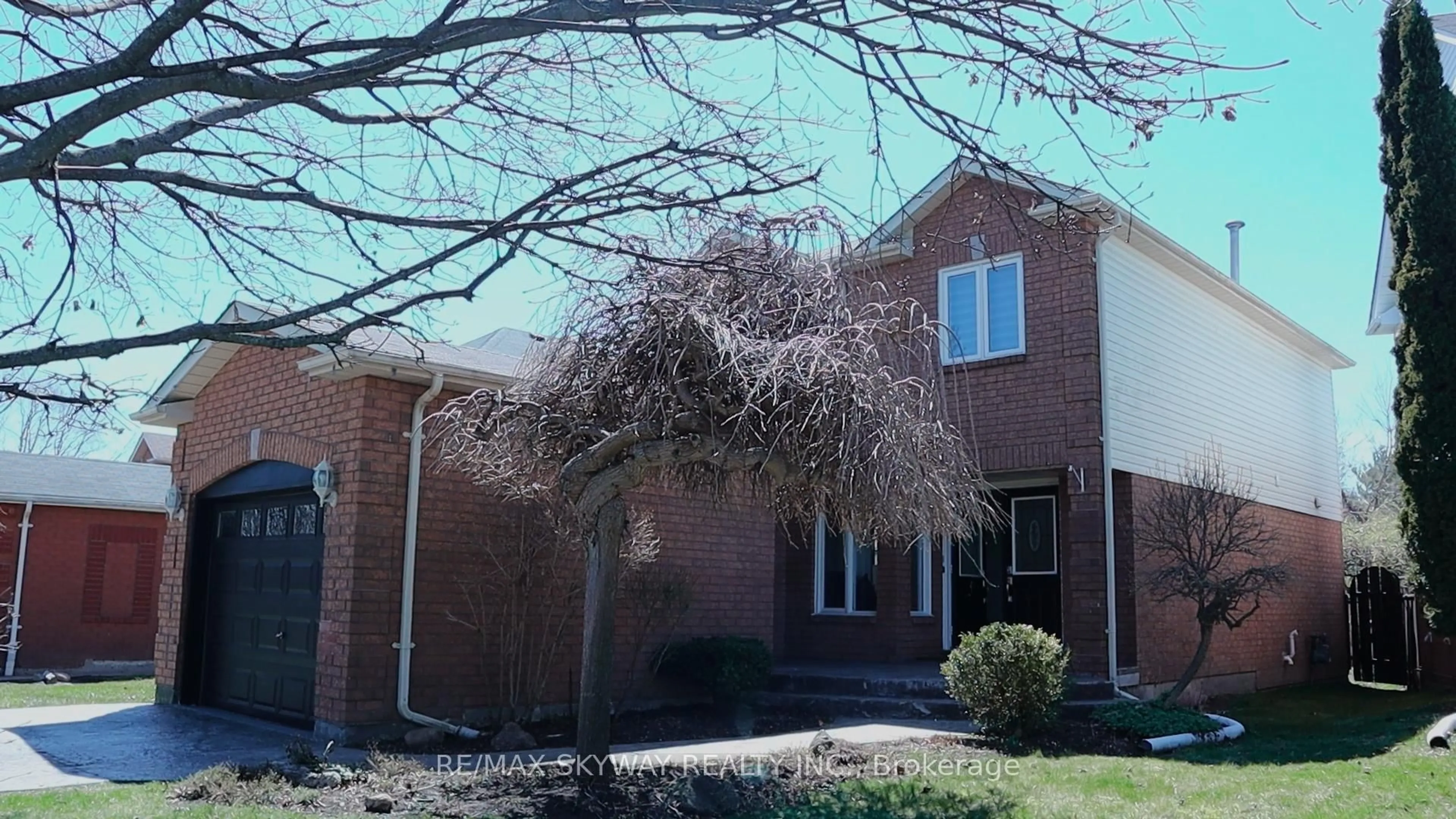 Home with brick exterior material, street for 10 Elephant Hill Dr, Clarington Ontario L1C 4M5