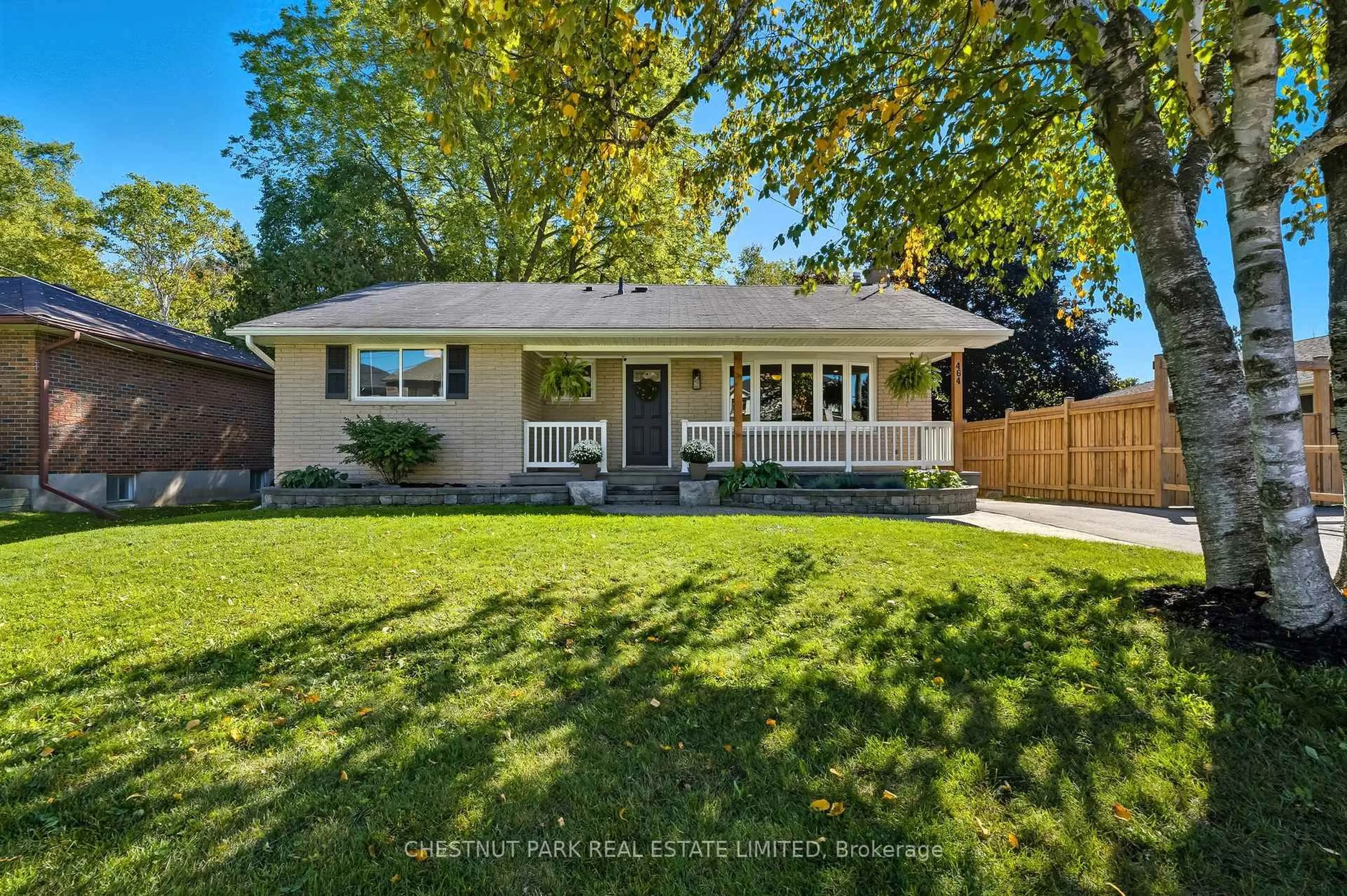 Home with vinyl exterior material, street for 464 Balsam St, Scugog Ontario L9L 1M6