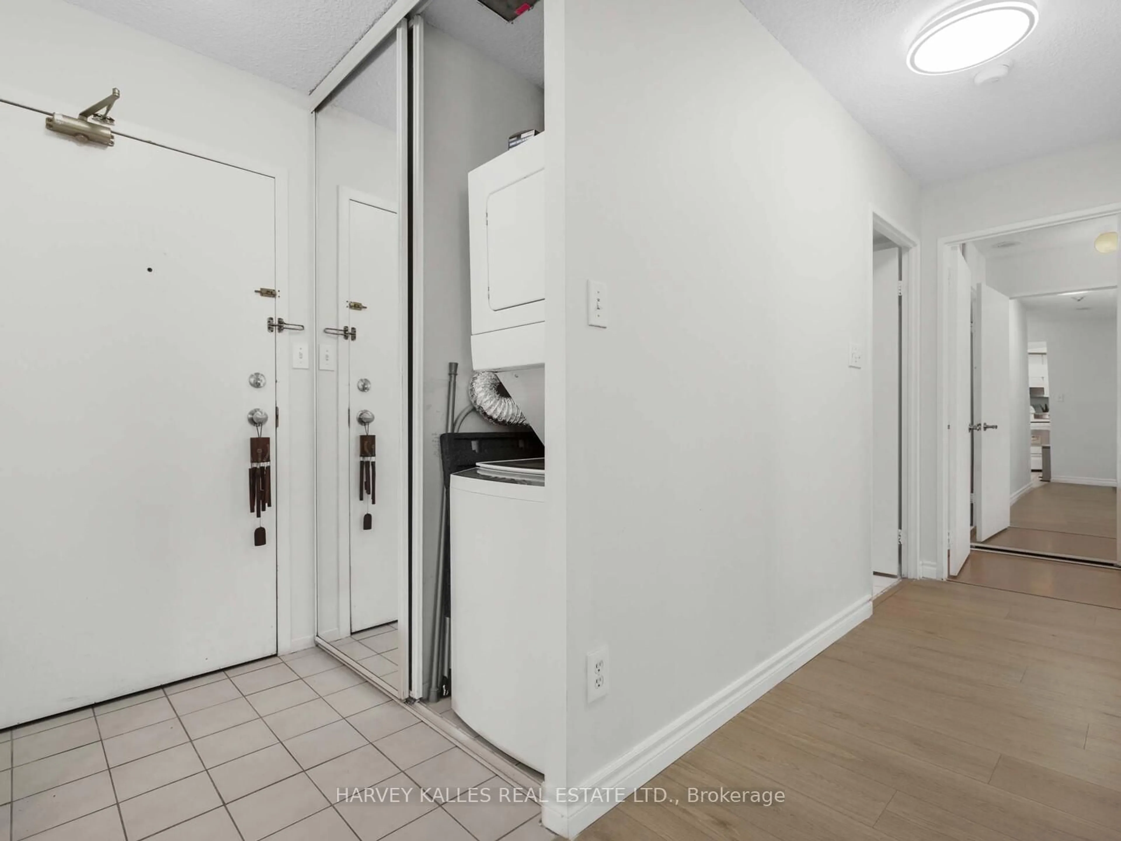Unknown for 2550 Lawrence Ave #211, Toronto Ontario M1P 4Z3