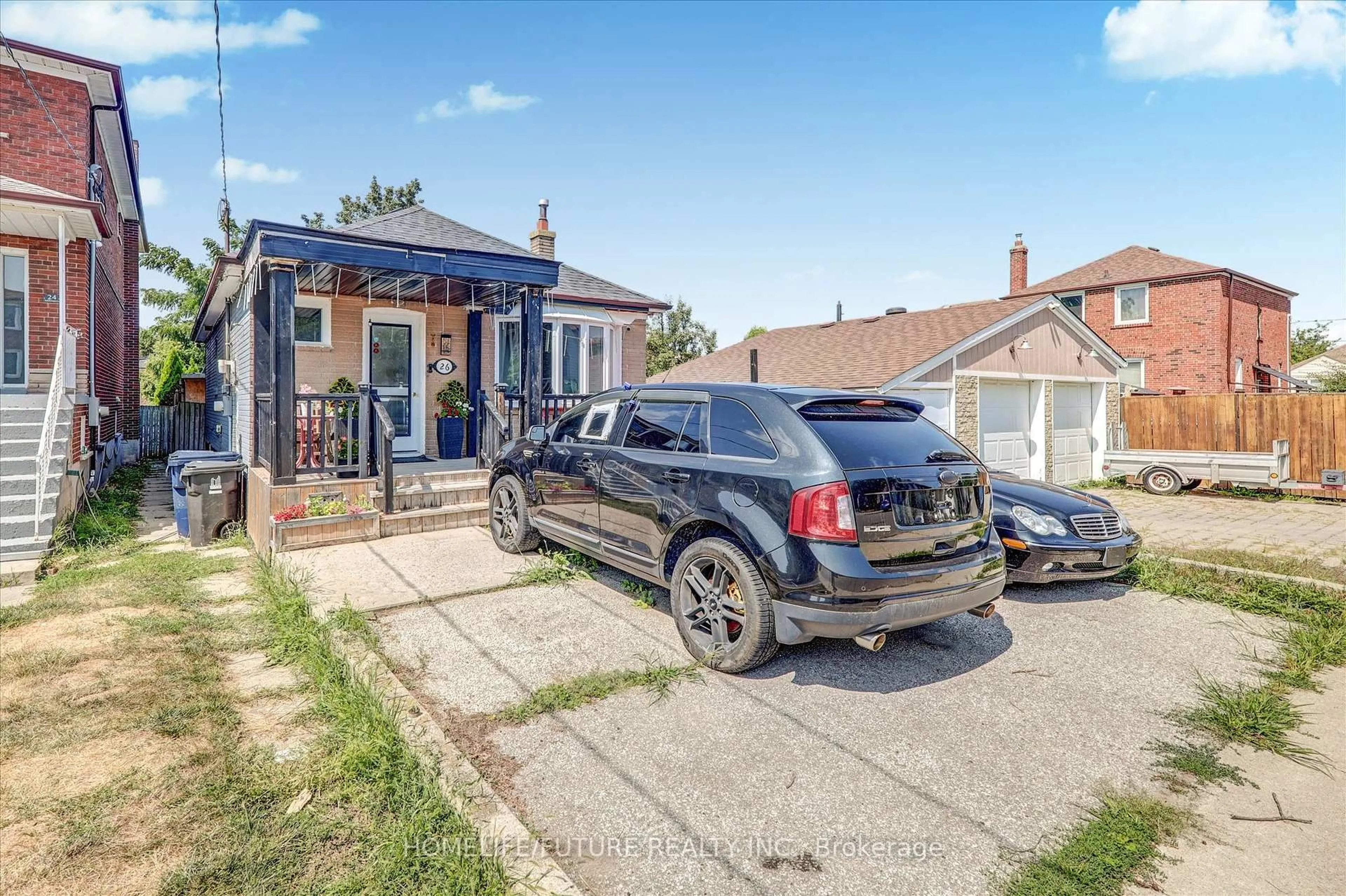 A pic from outside/outdoor area/front of a property/back of a property/a pic from drone, street for 26 North Bonnington Ave, Toronto Ontario M1K 1X2